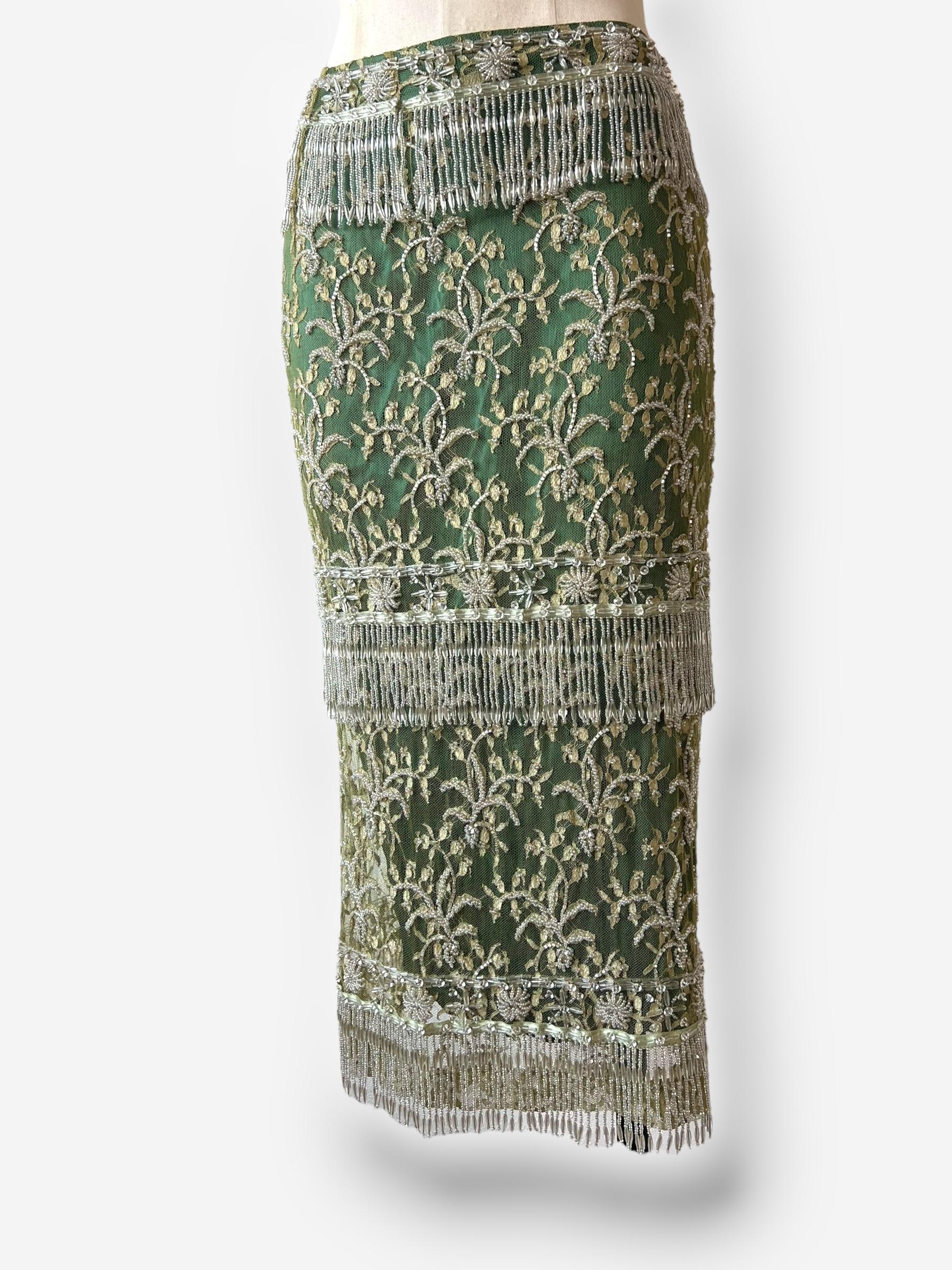 Dolce & Gabbana 1990er Jahre Couture-Rock mit Handstickerei, CIRCA 1999 im Angebot 7