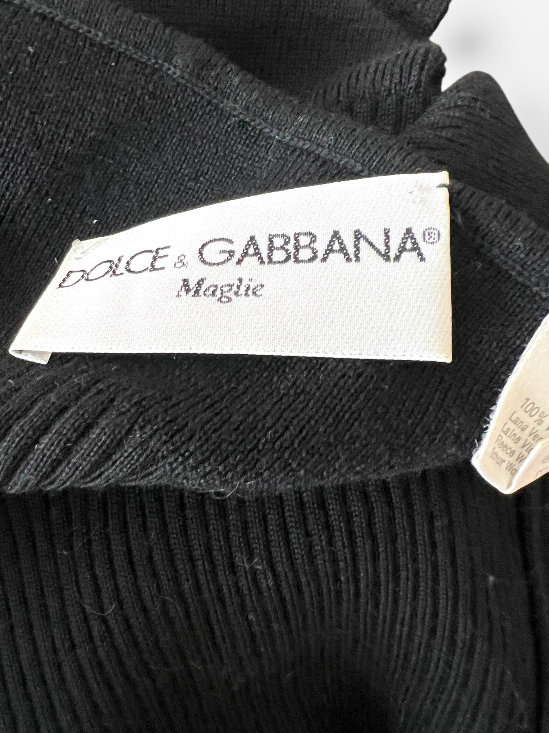 Dolce & Gabbana 1990er Jahre Strickoberteil mit Kreuz-Anhänger Damen im Angebot