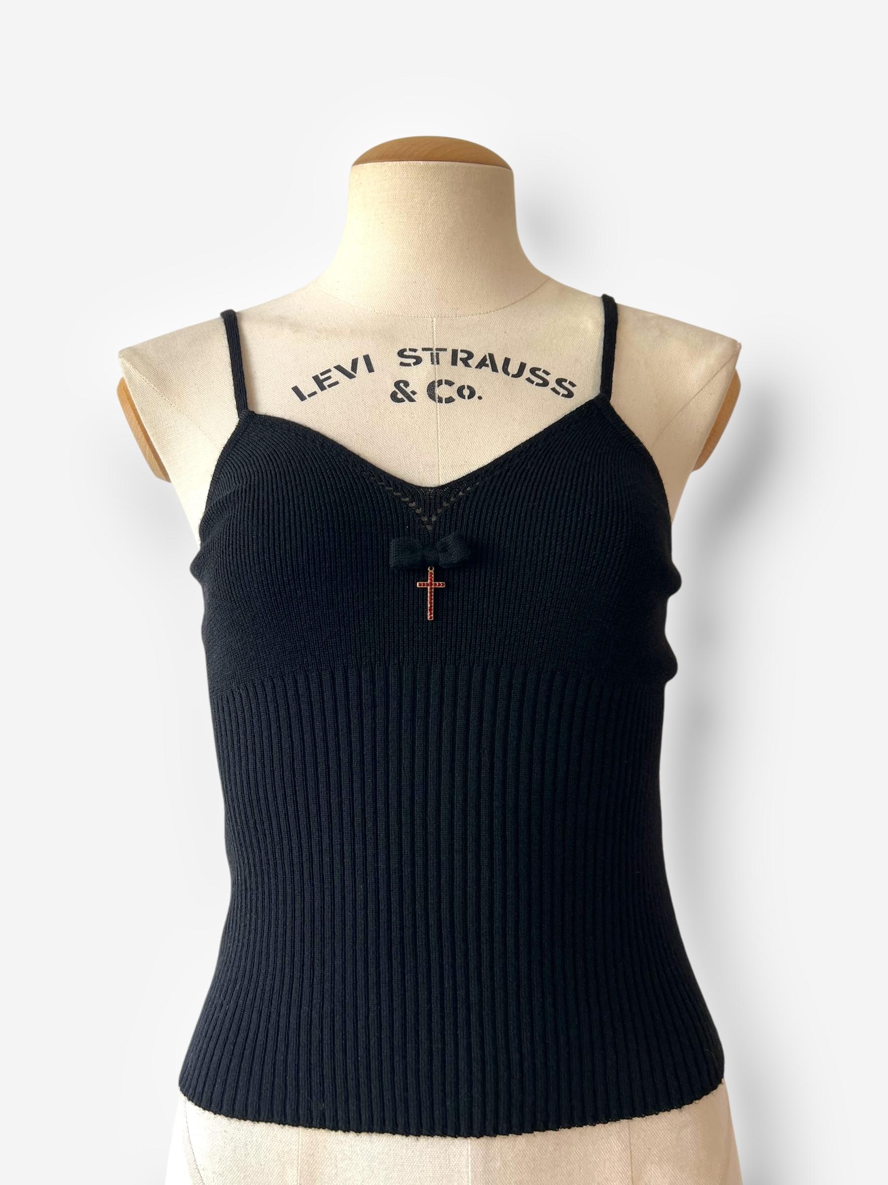 Dolce & Gabbana 1990er Jahre Strickoberteil mit Kreuz-Anhänger im Angebot 1