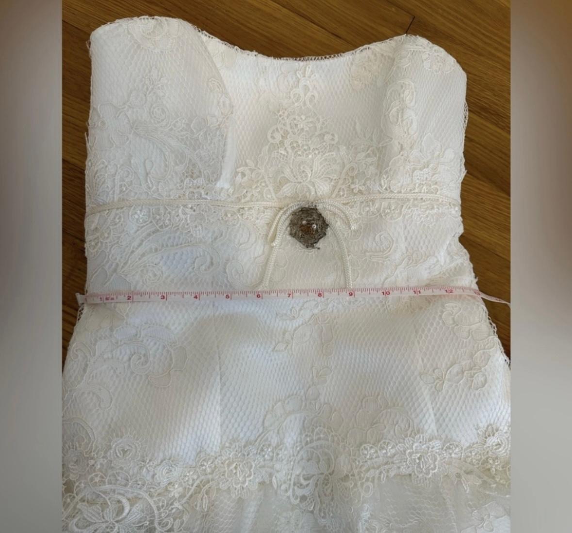 Robe de mariée en dentelle Dolce & Gabbana 1990  en vente 7