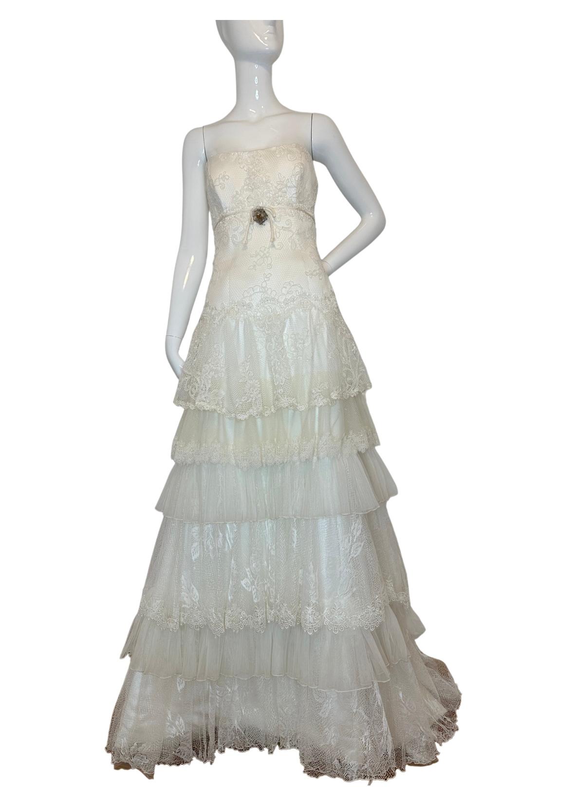 Vestido de novia de encaje Dolce & Gabbana años 90 en venta 5