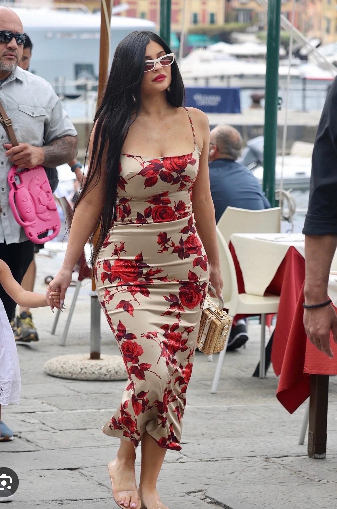 Dolce & Gabbana Años 90 Vintage Vestido de noche sin estrenar de seda con estampado floral de rosas en venta 8