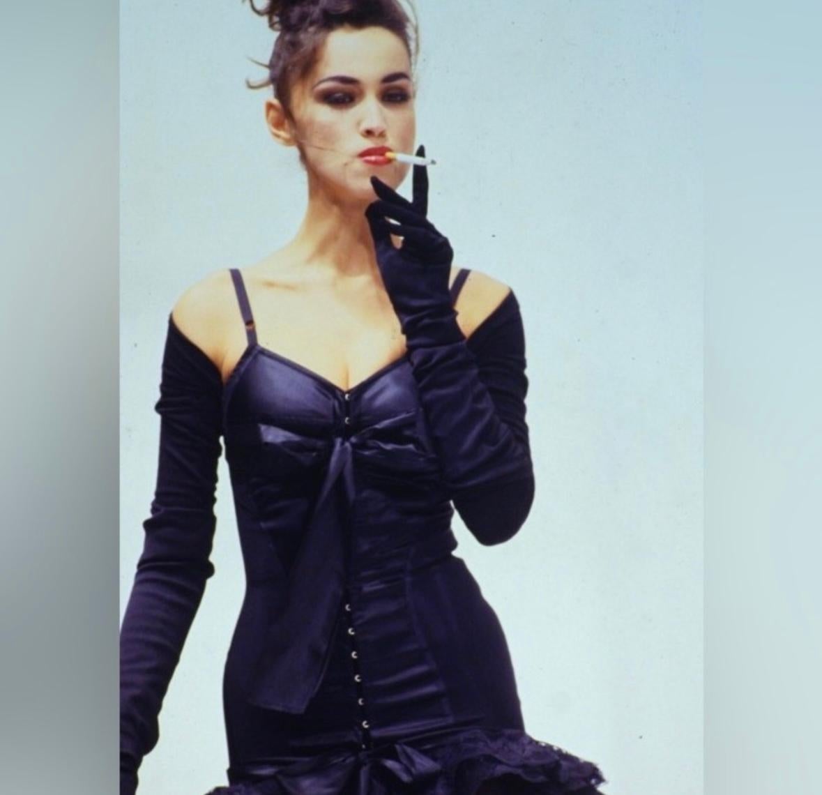 Women's Dolce Gabbana 1992 black corset and skirt set For Sale