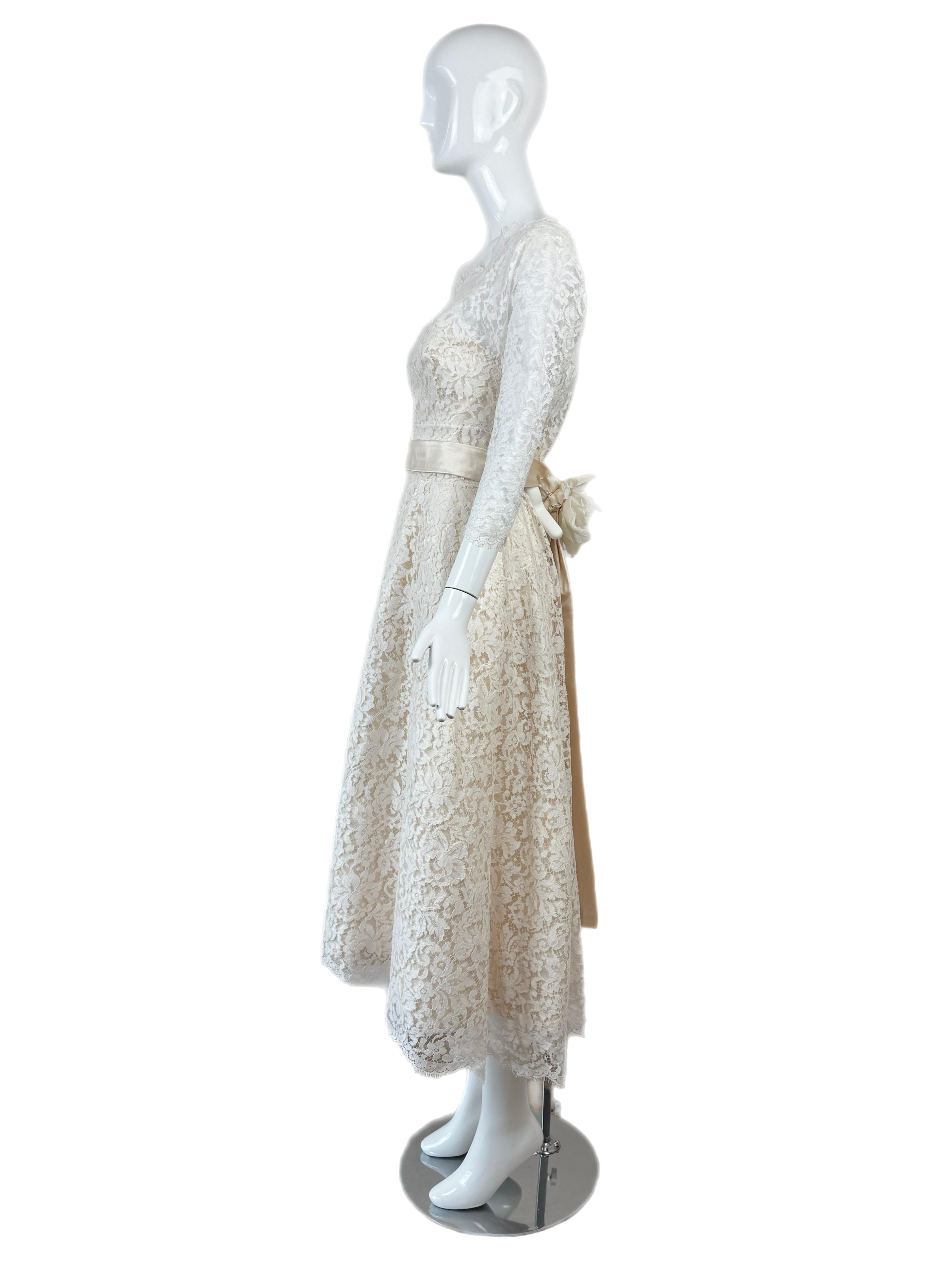 DOLCE & GABBANA 1993 Vintage Lace Wedding Dress Ivory Belt Flower Applique For Sale 8