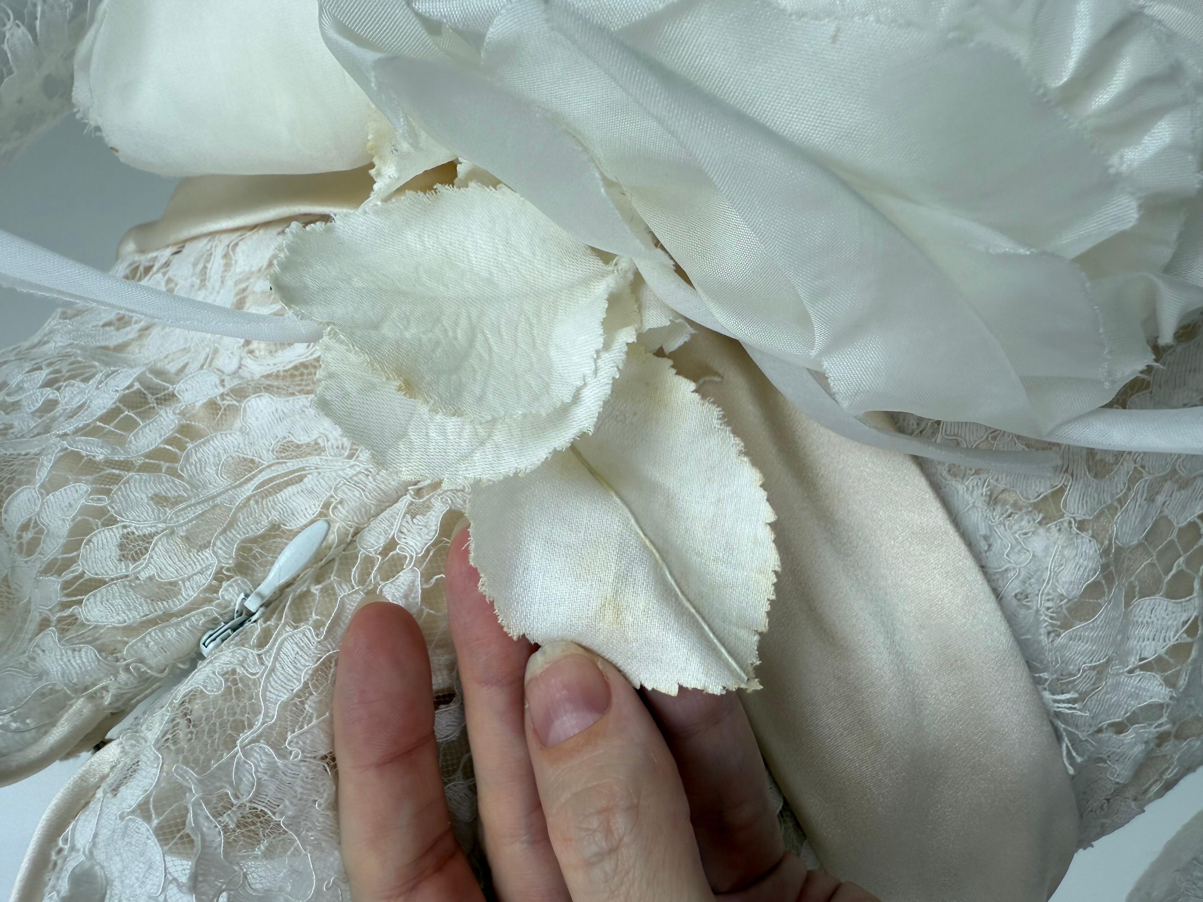 DOLCE & GABBANA 1993 Vintage Lace Wedding Dress Ivory Belt Flower Applique For Sale 14