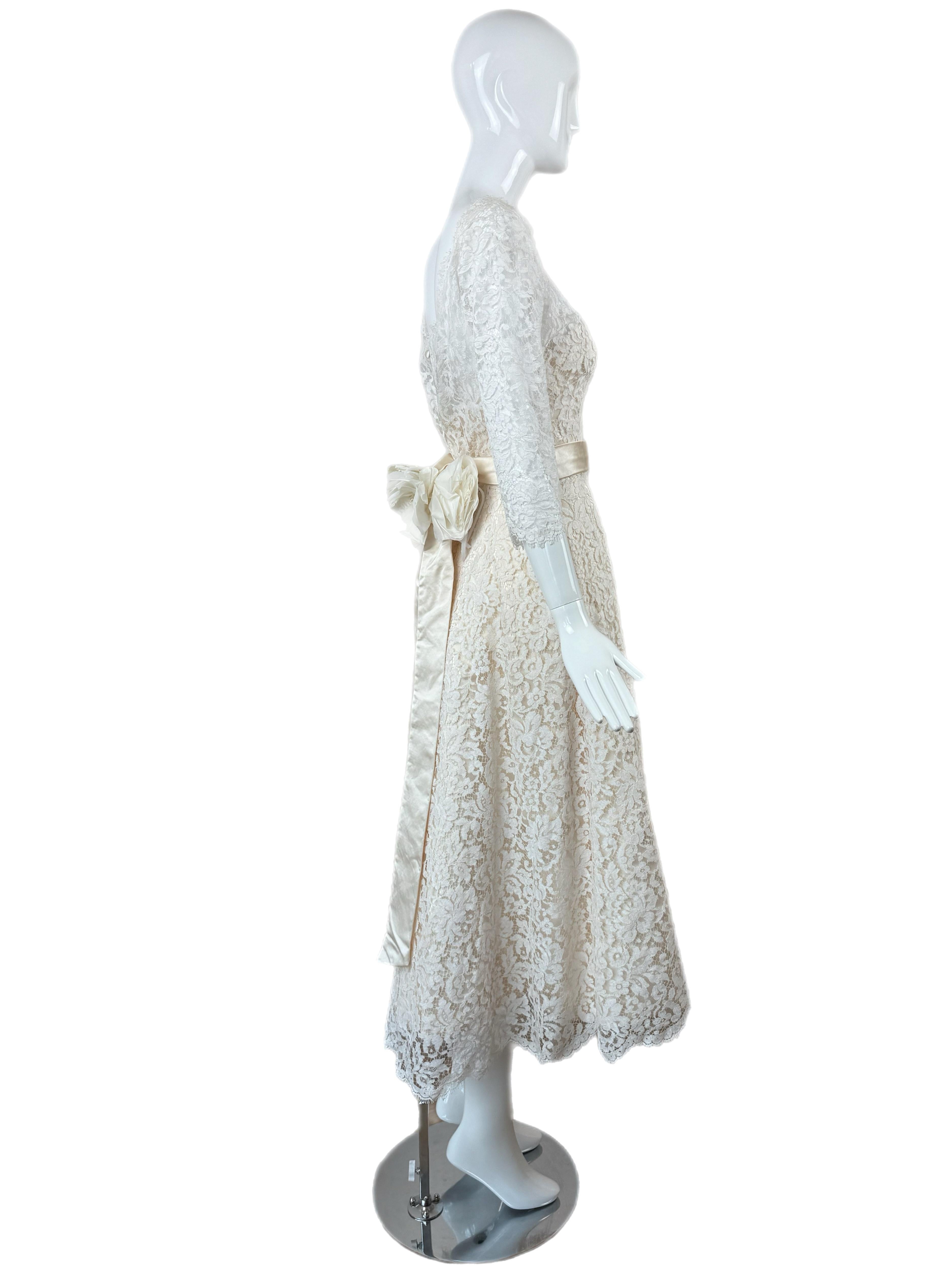 Women's DOLCE & GABBANA 1993 Vintage Lace Wedding Dress Ivory Belt Flower Applique For Sale