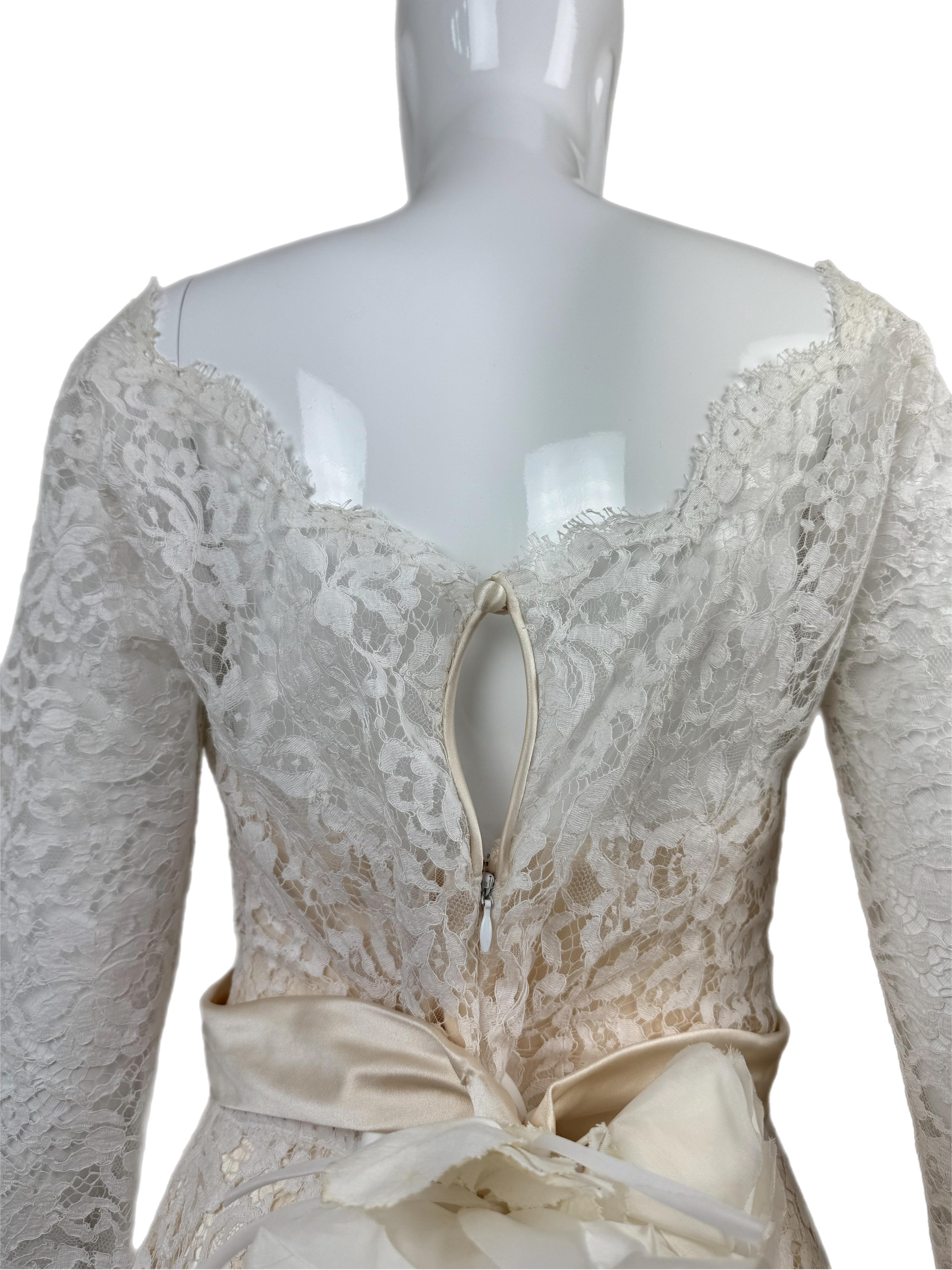 DOLCE & GABBANA 1993 Vintage Lace Wedding Dress Ivory Belt Flower Applique For Sale 3