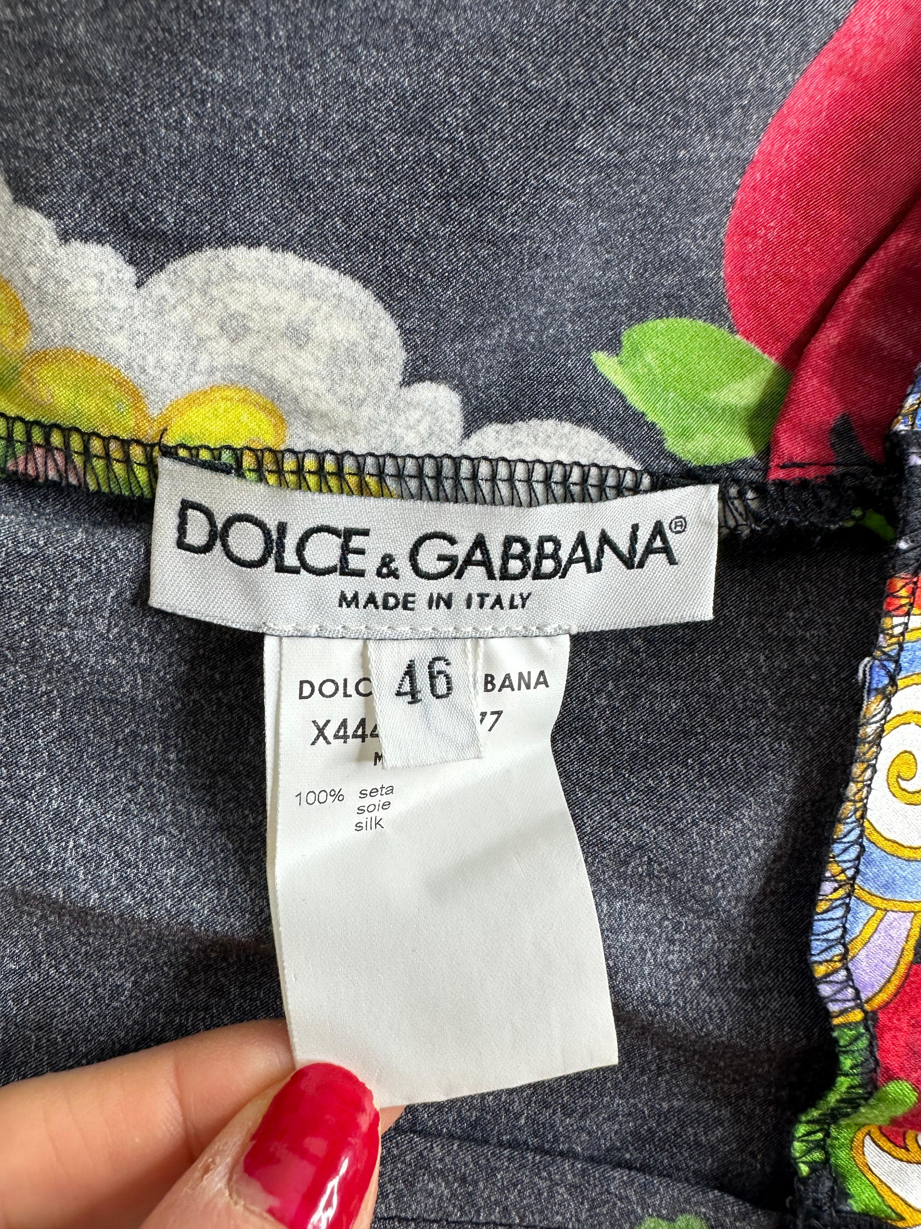 Dolce Gabbana 1998 red dragon silk bustier top  In Good Condition For Sale In Annandale, VA