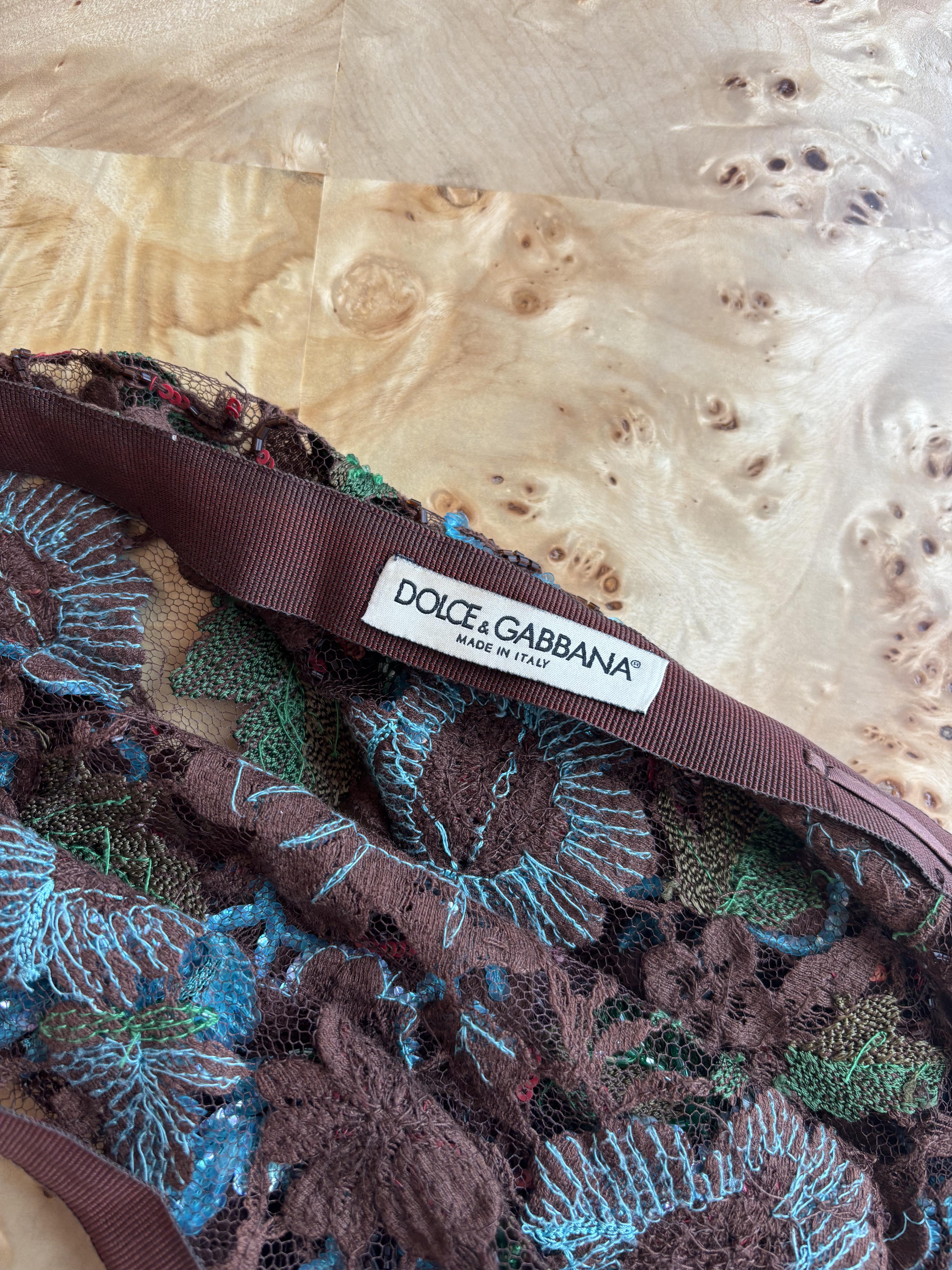 DOLCE & GABBANA 1999 Vintage Runway Semi-Sheer Lace Beaded Mini Skirt In Excellent Condition In Leonardo, NJ