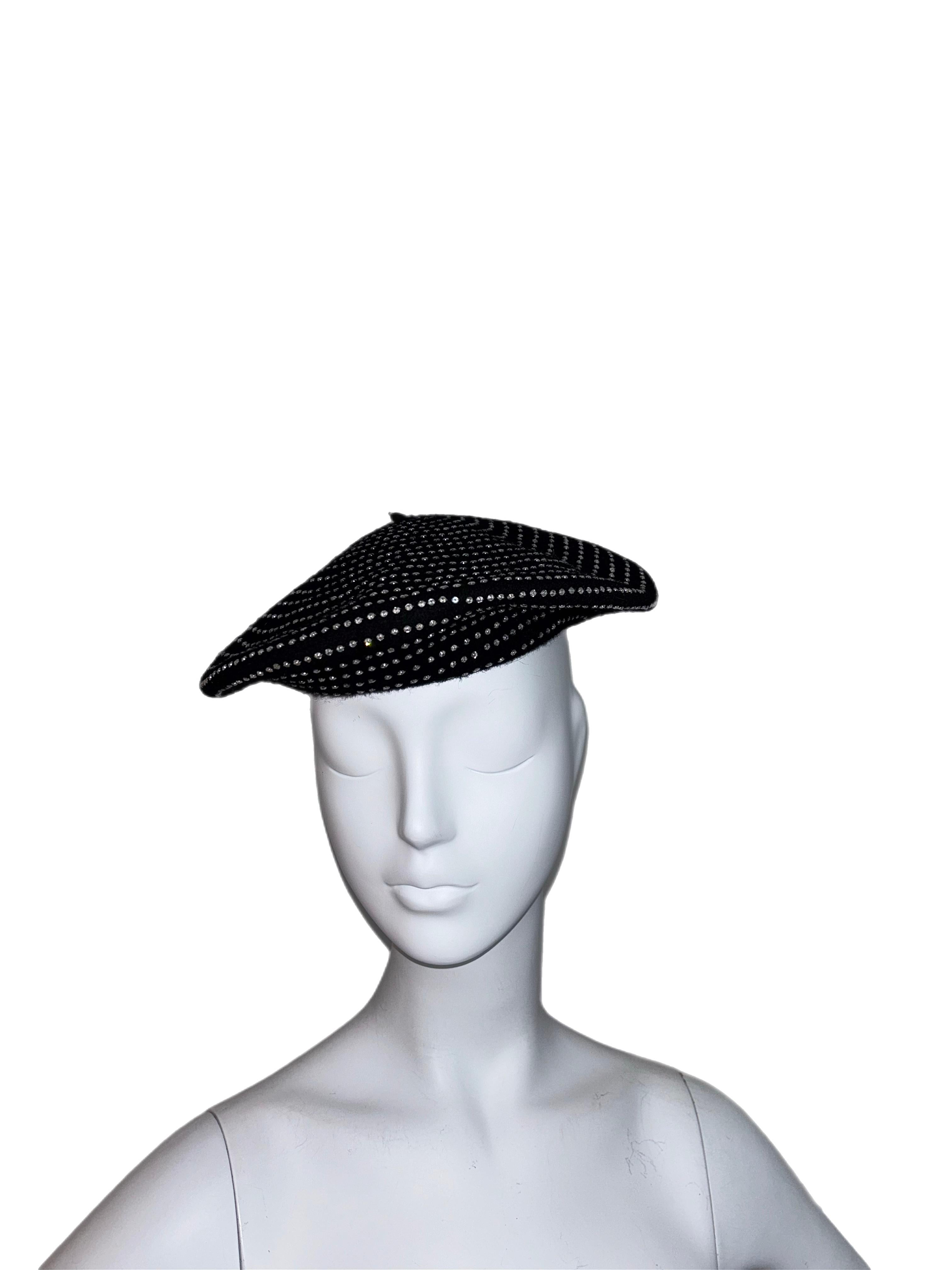 DOLCE & GABBANA 2000 Vintage Runway Rhinestone Crystal Beret Hat In Excellent Condition For Sale In Leonardo, NJ
