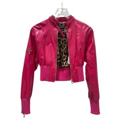 Chaqueta bomber corta de piel de oveja fucsia de Dolce & Gabbana de los años 2000, talla 40