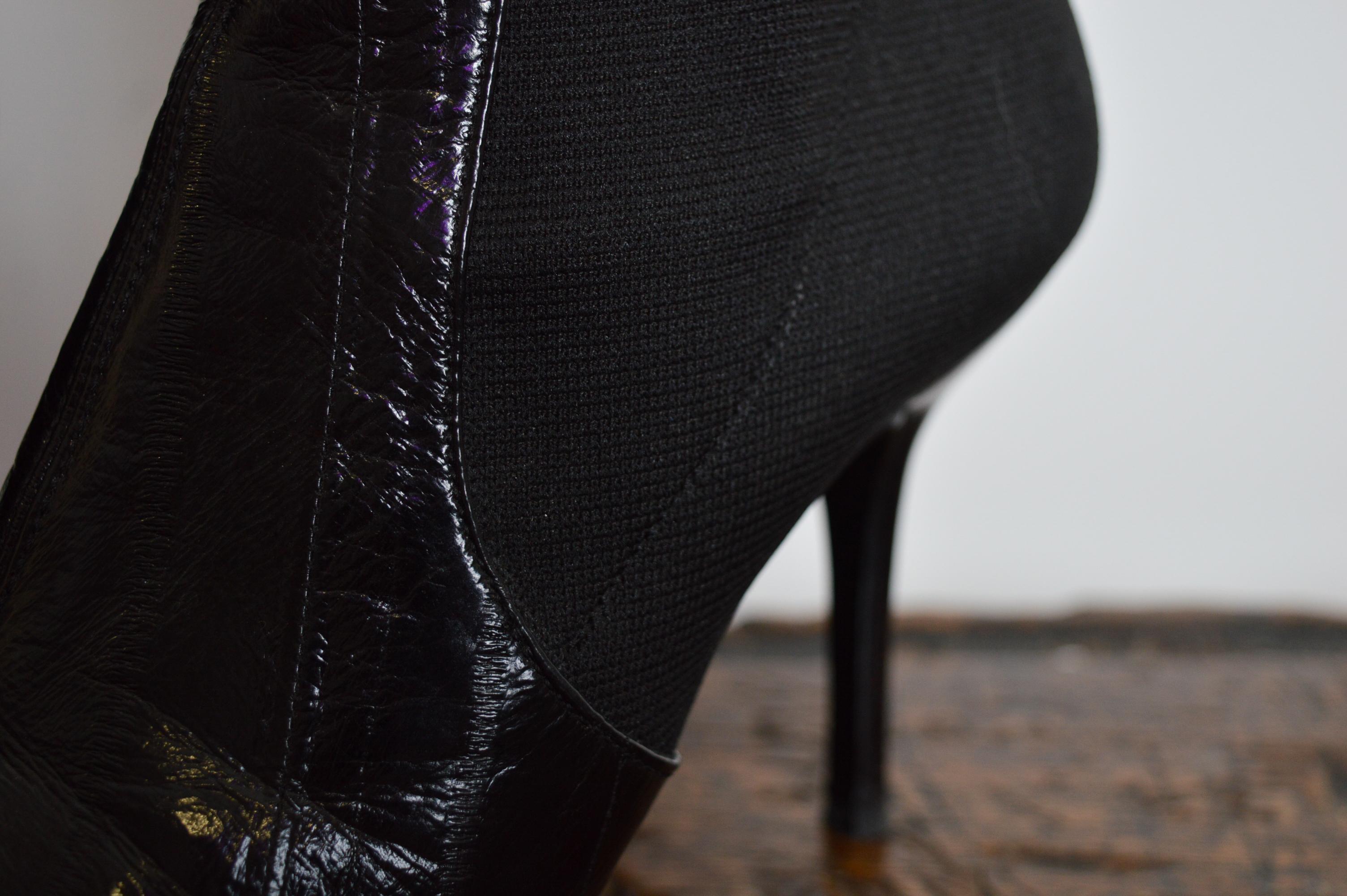 DOLCE & GABBANA 2000s Sexy Patent Black shiny Leather Stiletto Knee Boots For Sale 3