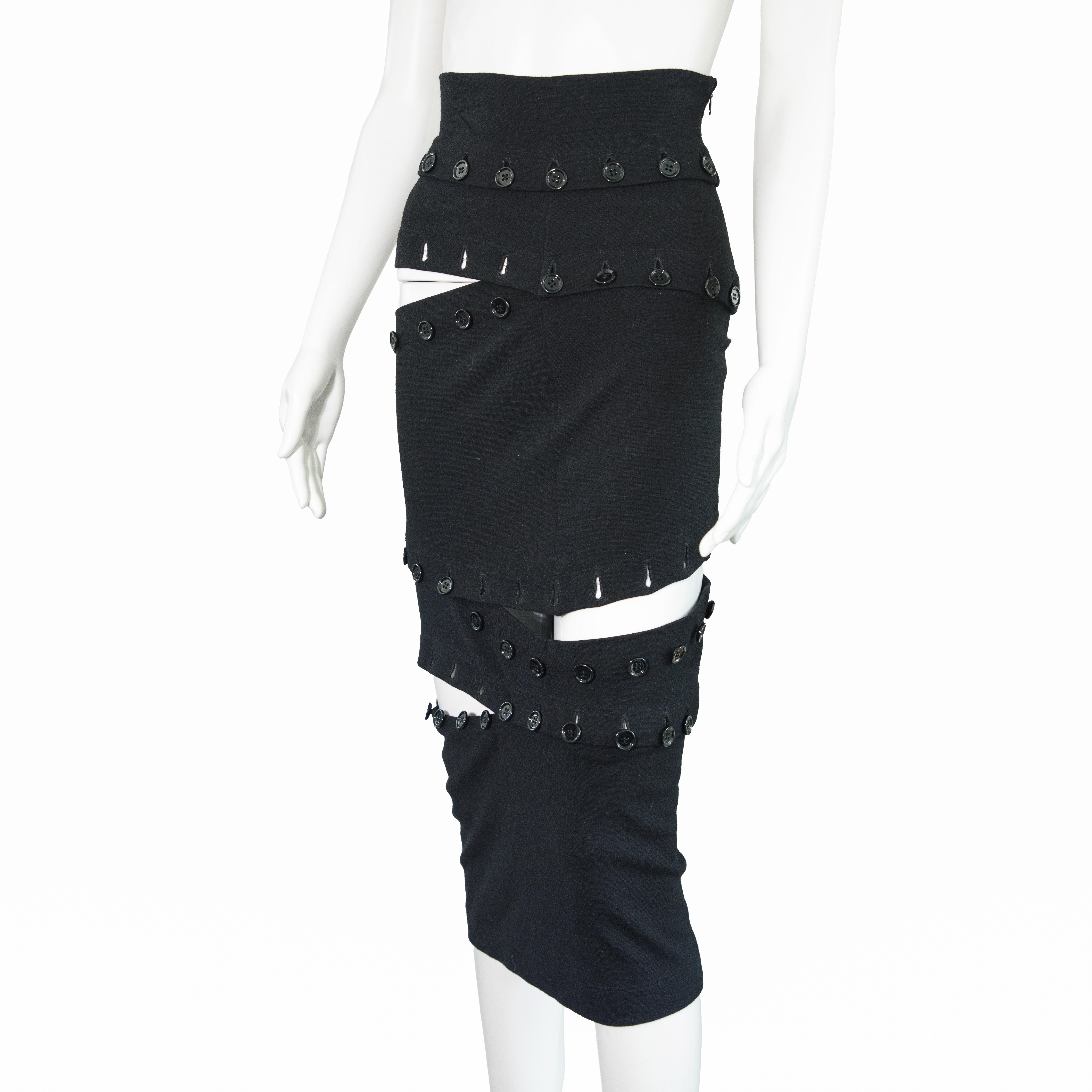 Dolce & Gabbana 2003 Cabrio-Paneel-Knopf-Rock Größe 38 (Schwarz) im Angebot