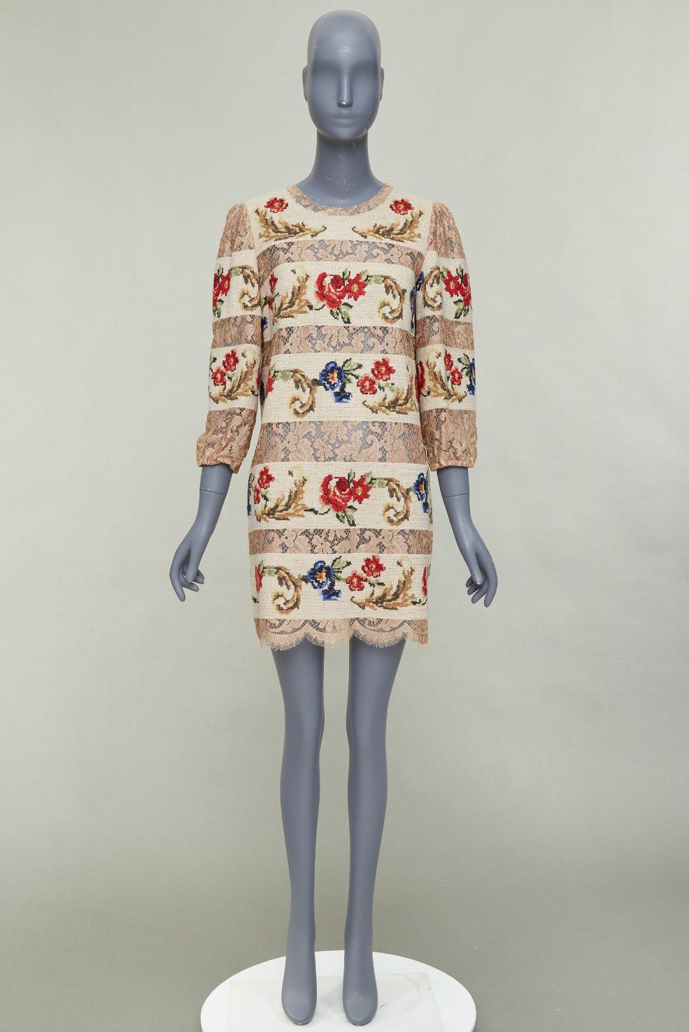 DOLCE GABBANA 2012 Runway baroque needlepoint sheer lace shift dress IT44 L en vente 4