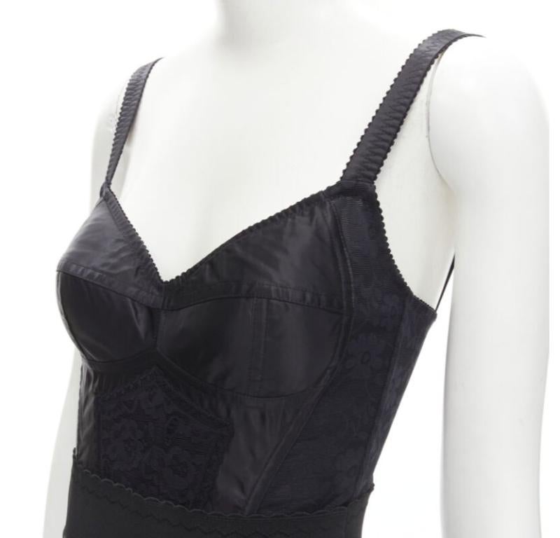 DOLCE GABBANA 2015 Iconic black lace corset bustier mini dress IT36 XS
Reference: TGAS/C01330
Brand: Dolce Gabbana
Designer: Domenico Dolce and Stefano Gabbana
Collection: Spring Summer 2015 - Runway
Material: Polyamide, Elastane
Color: