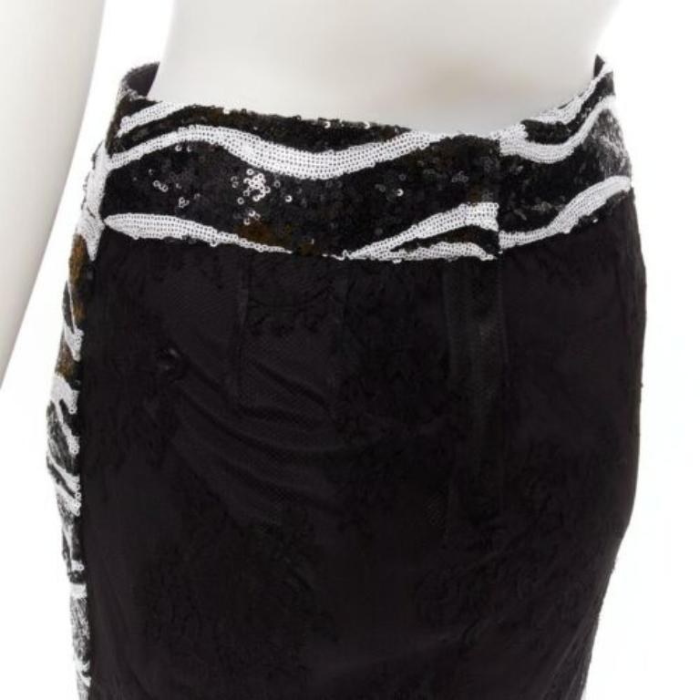DOLCE GABBANA 2022 jupe dos en dentelle à sequins zébrés noirs et blancs « chantilly » IT38 XS en vente 1