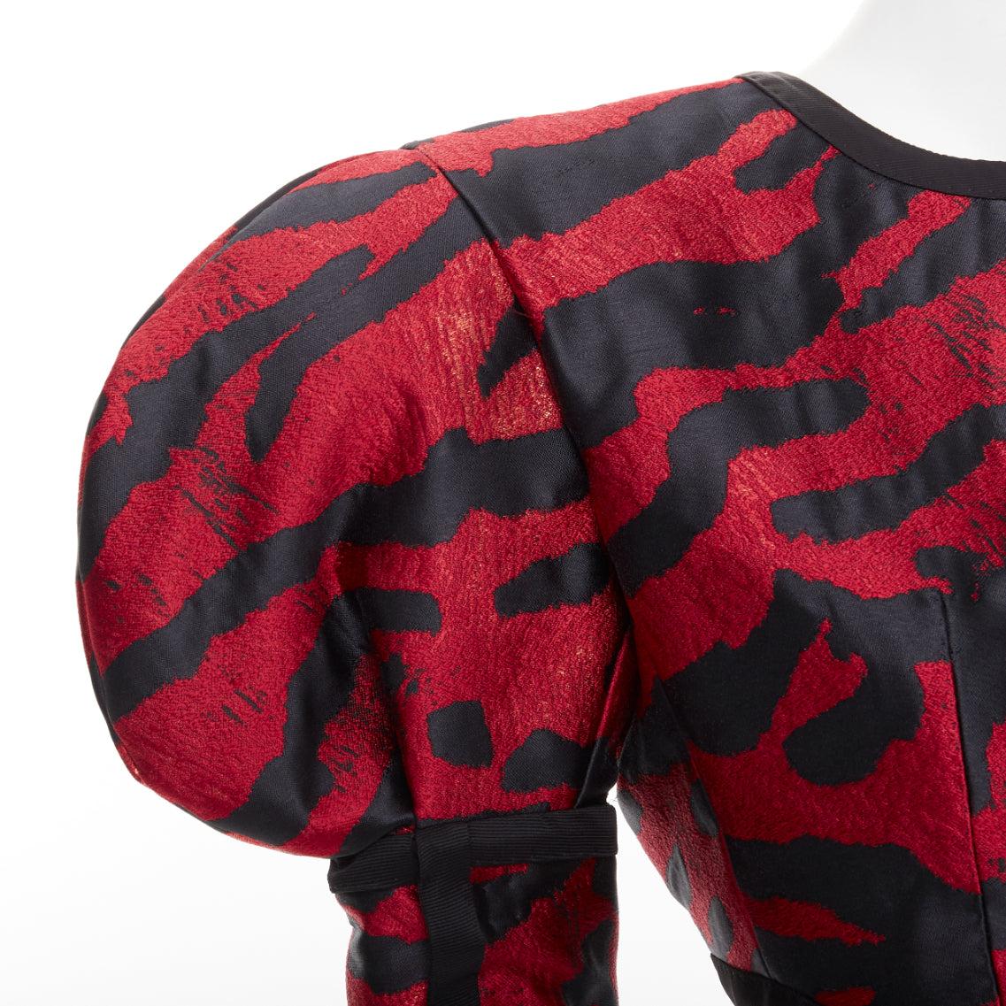 DOLCE GABBANA 2022 Runway red black metallic zebra puff sleeve crop jacket IT38 XS
Reference: AAWC/A01531
Brand: Dolce Gabbana
Designer: Domenico Dolce and Stefano Gabbana
Collection: SS2022 - Runway
Material: Polyester, Blend
Color: Red,