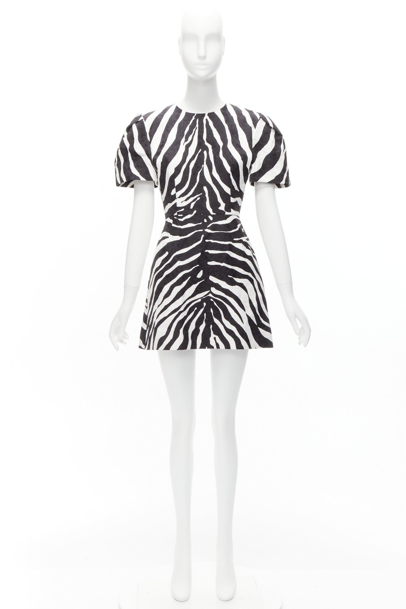 DOLCE GABBANA 2022 Runway white zebra brocade puff sleeves mini dress IT38 XS For Sale 5