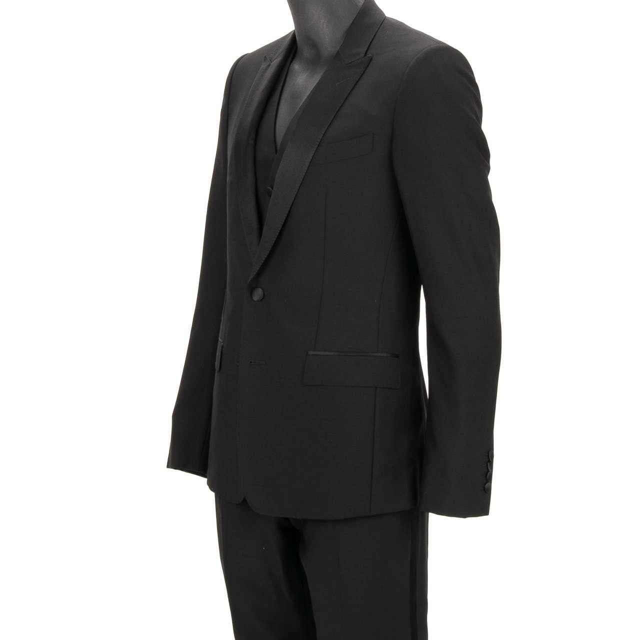 - Virgin wool 3 piece suit, jacket, waistcoat, pants with shawl silk lapel in black by DOLCE & GABBANA - MARTINI Model - RUNWAY - Dolce & Gabbana Fashion Show - New with tag - MADE in ITALY - Slim Fit - Model: GK2WMT-FU2Z8-N0000 - Material: 87%