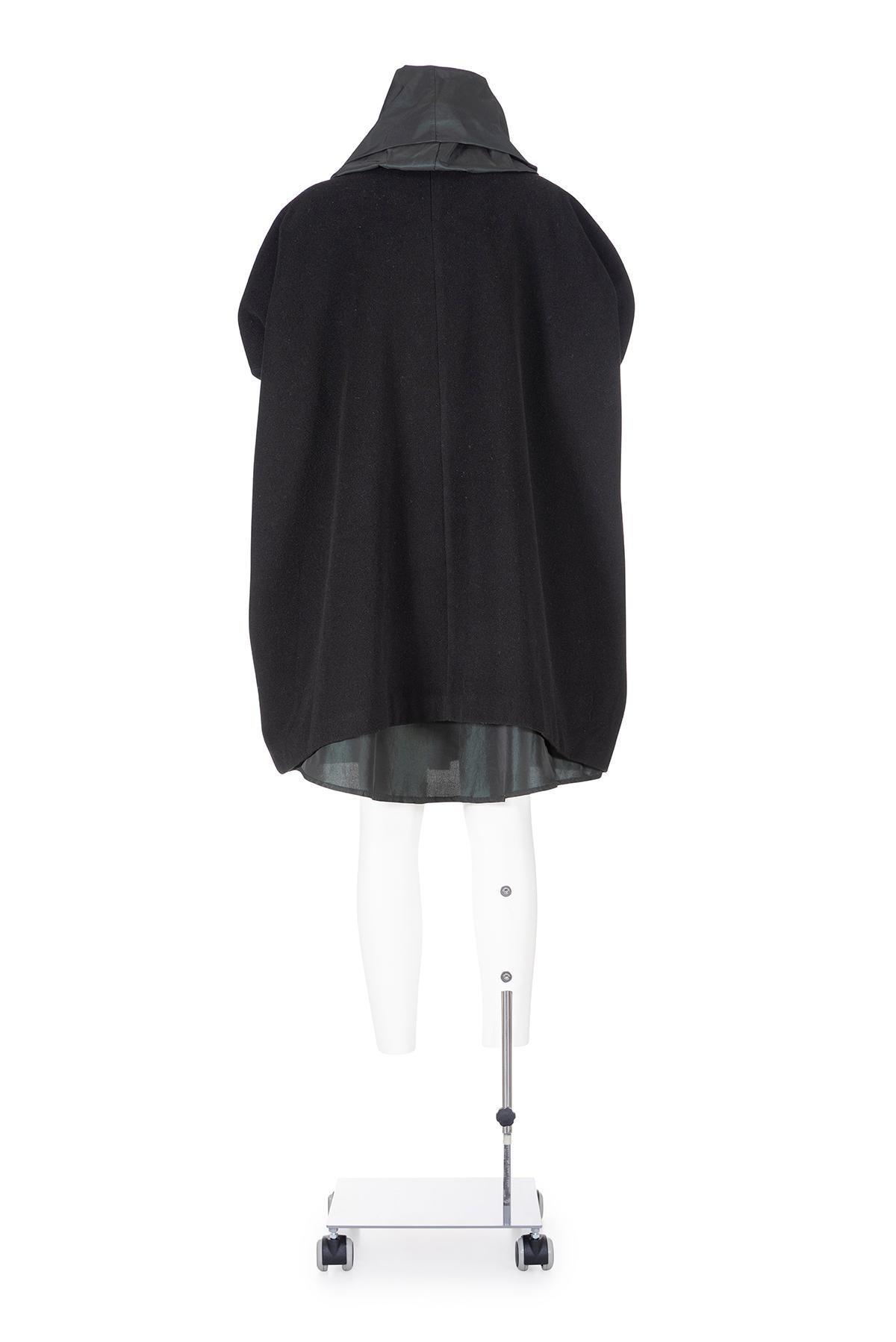 DOLCE & GABBANA 80's Early collections iconic double lined oversize coat Black en venta