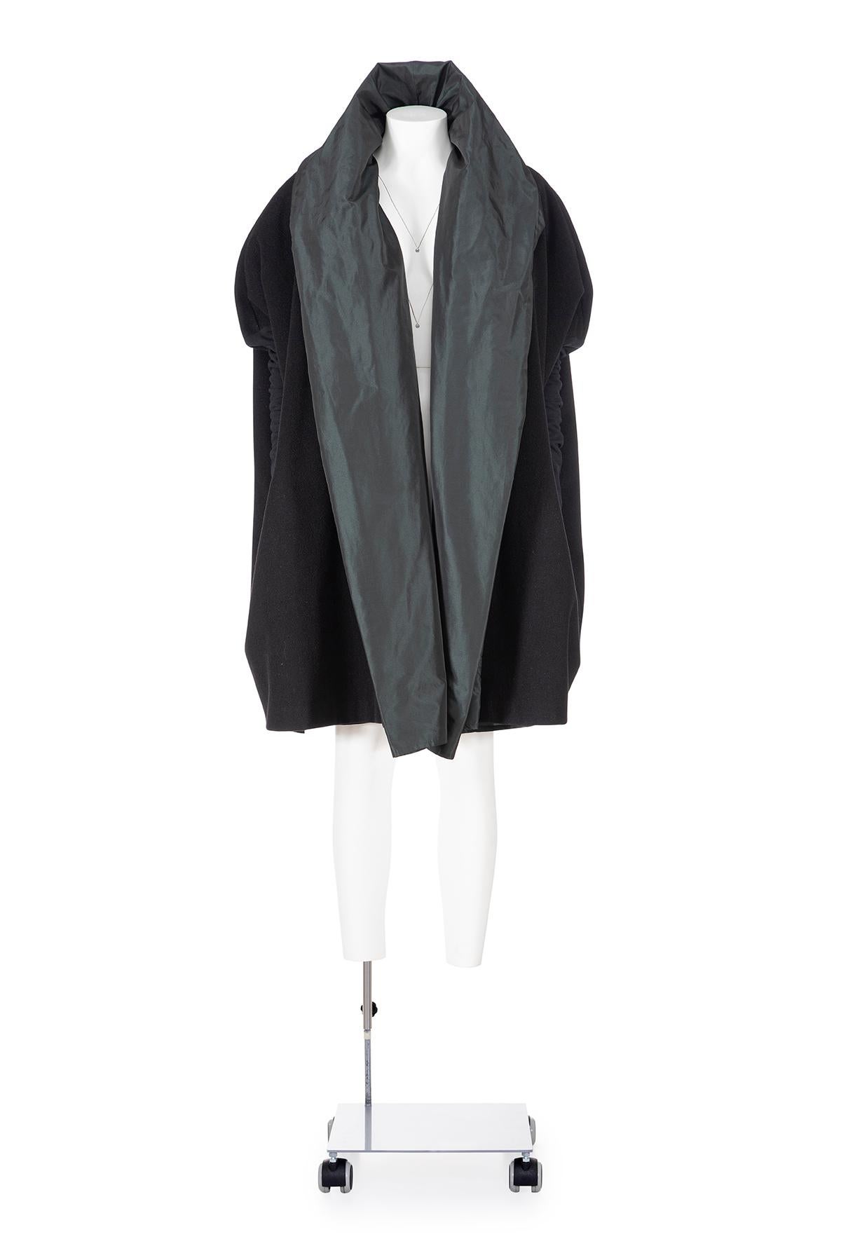 DOLCE & GABBANA 80's Early collections iconic double lined oversize coat en Bueno estado para la venta en Milano, MILANO