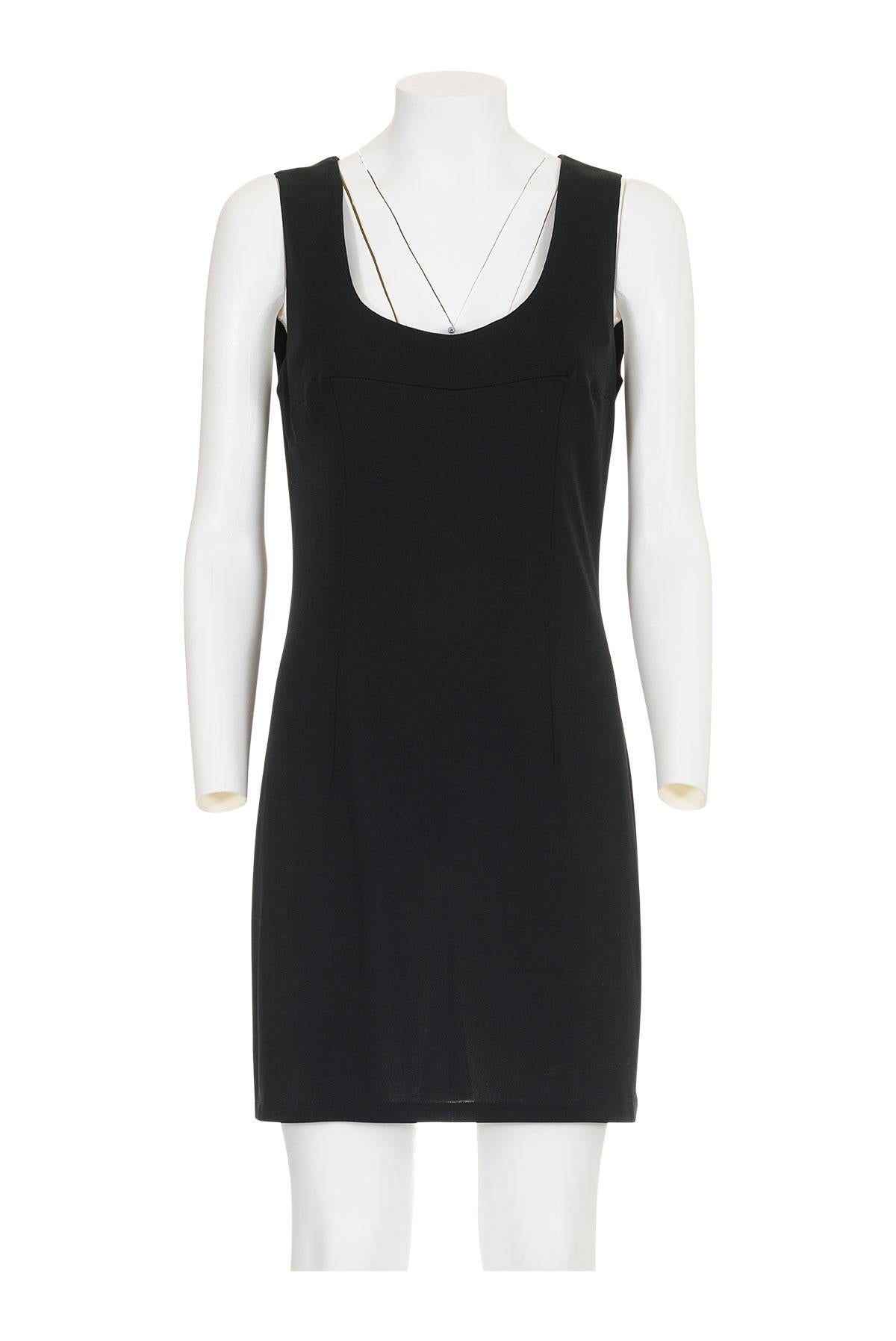 90's iconic sleeveless pencil dress by Dolce & Gabbana.
Side slit.
Zipper closure.
The composition is 80% acetate and 20% polyamide.