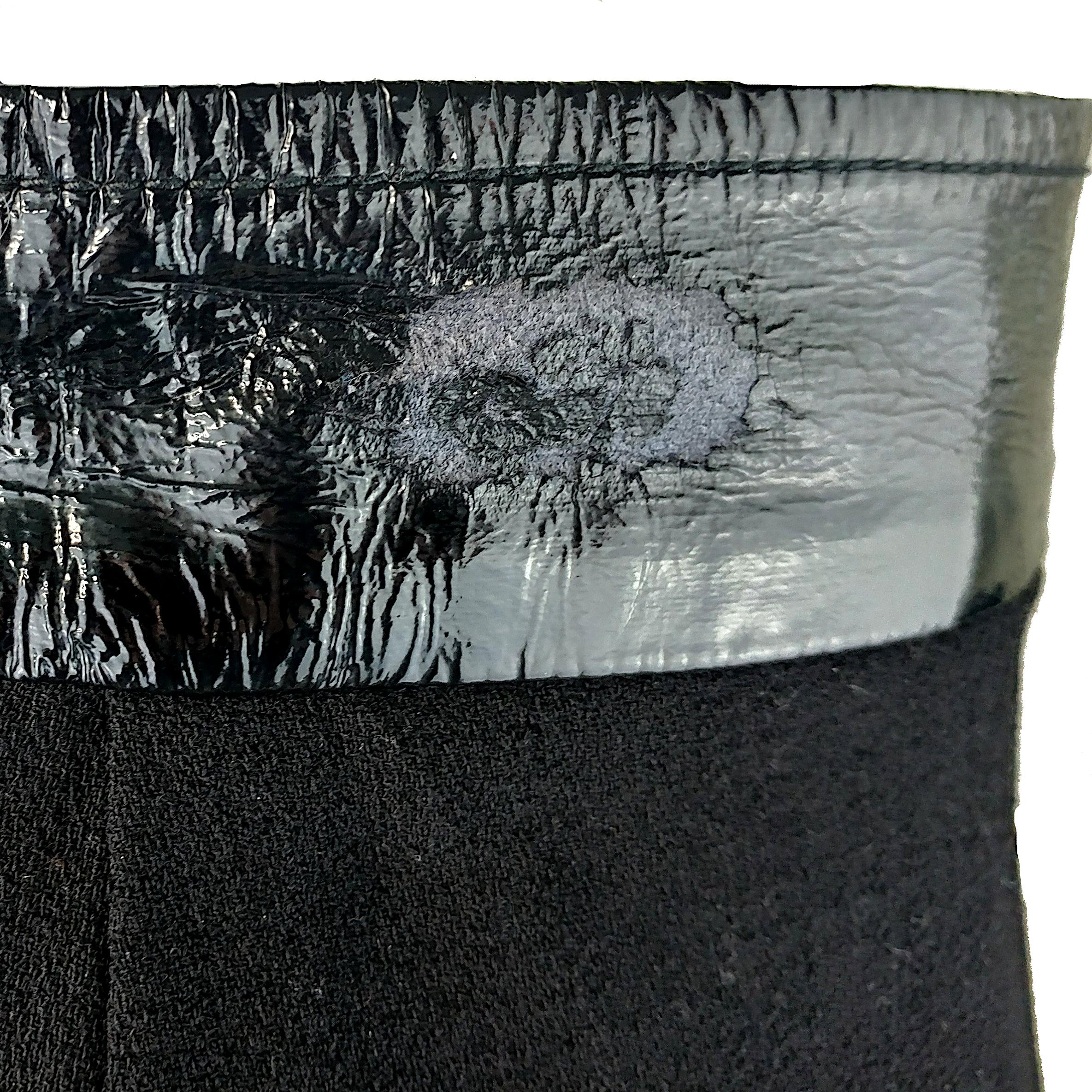 Dolce & Gabbana - Jupe en laine noire vintage avec ceinture en latex, années 90  Taille 6US 38EU en vente 3