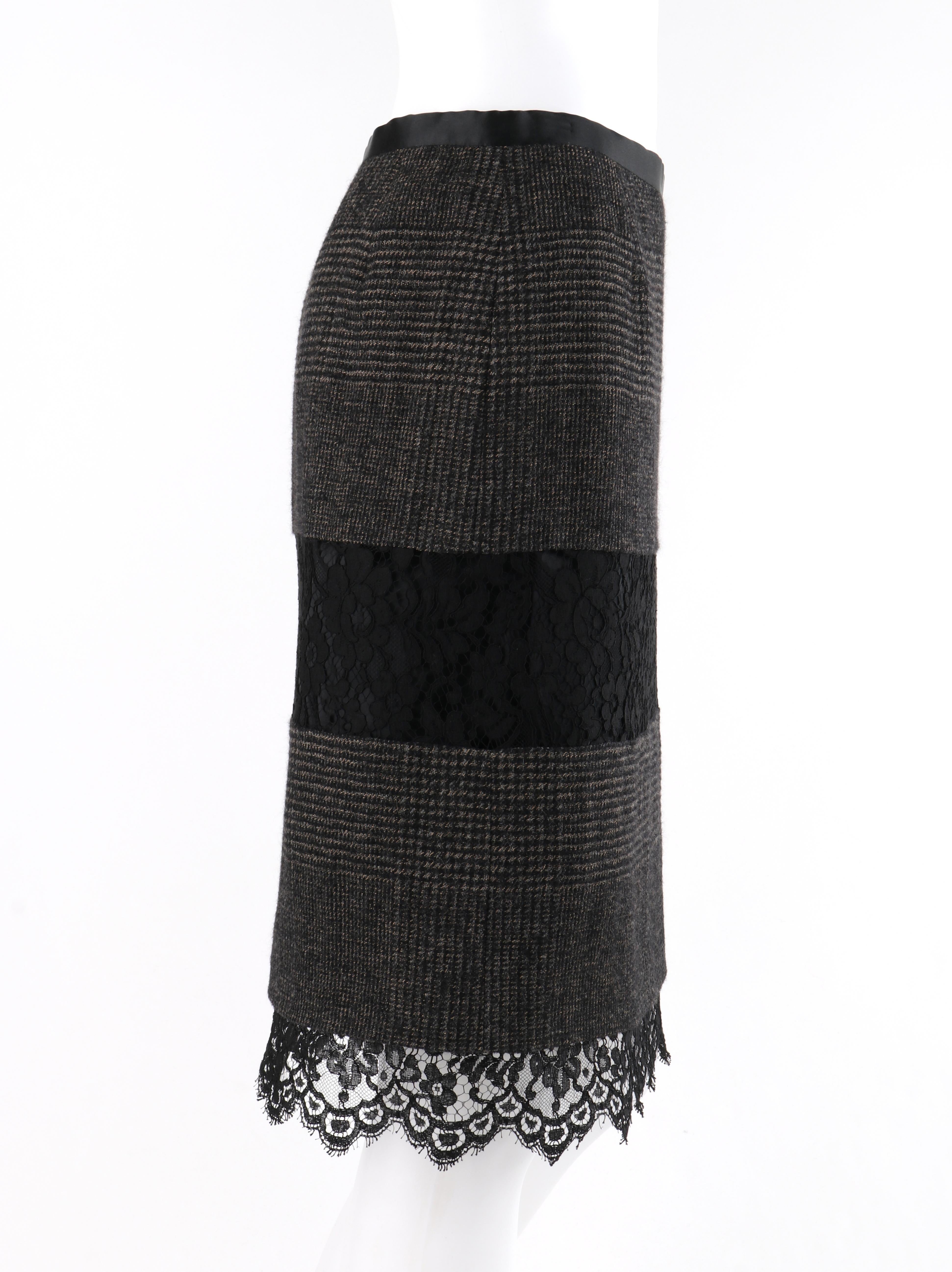 Noir DOLCE & GABBANA A/H 2010 - Jupe fourreau en tweed à carreaux noirs et gris avec bordure en dentelle en vente