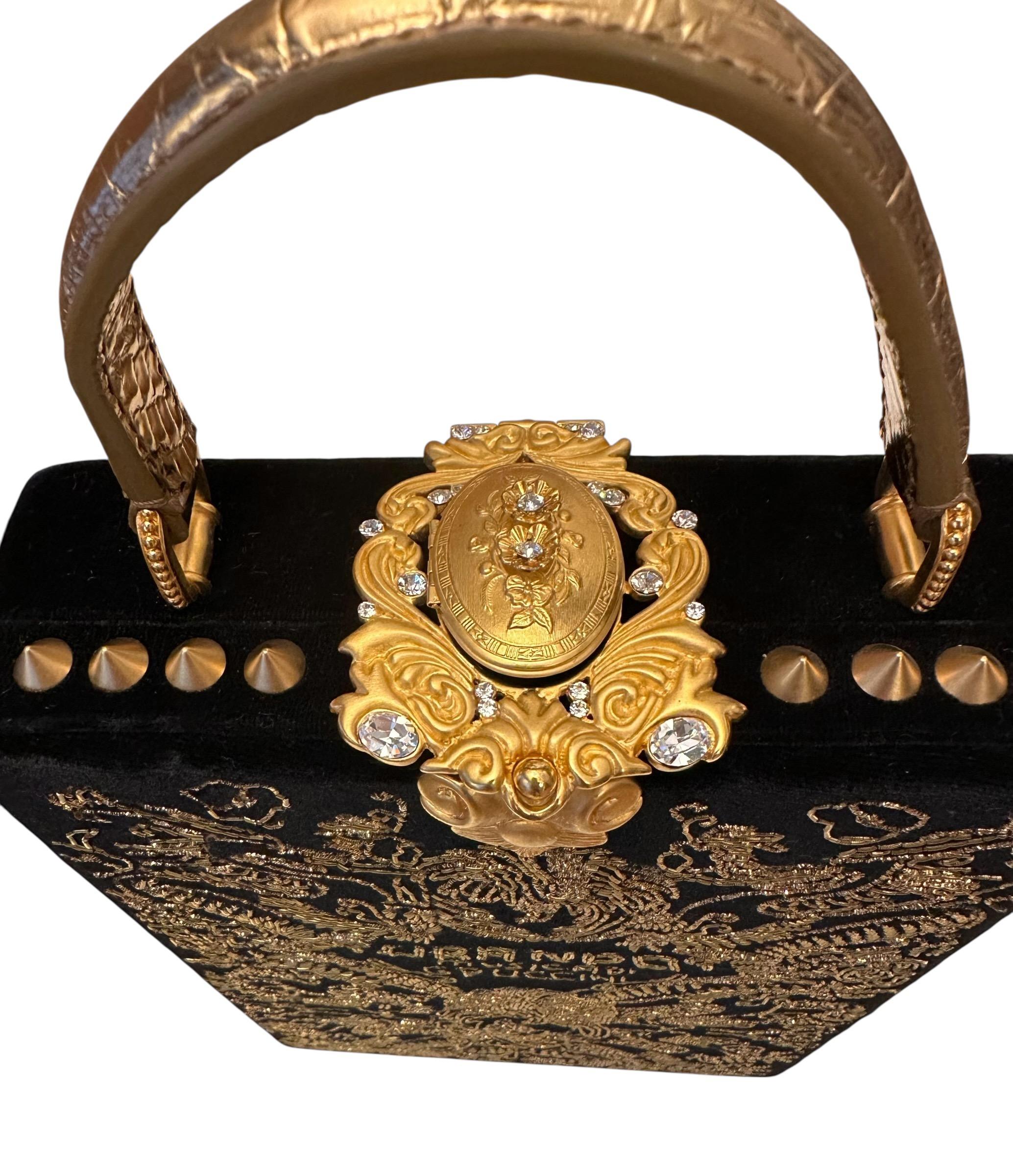 Dolce & Gabbana Alta Moda FW2016 Borsa Giacomo Puccini Turandot Oro Nero in vendita 8