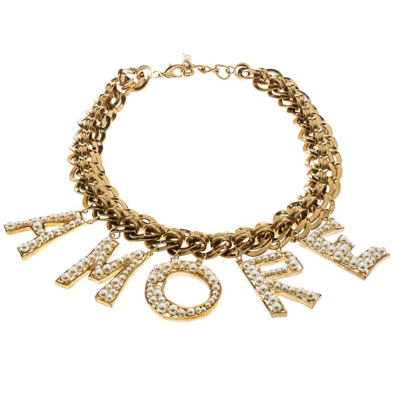 Dolce & Gabbana Amore Faux Pearl Gold Tone Necklace In Good Condition In Dubai, Al Qouz 2