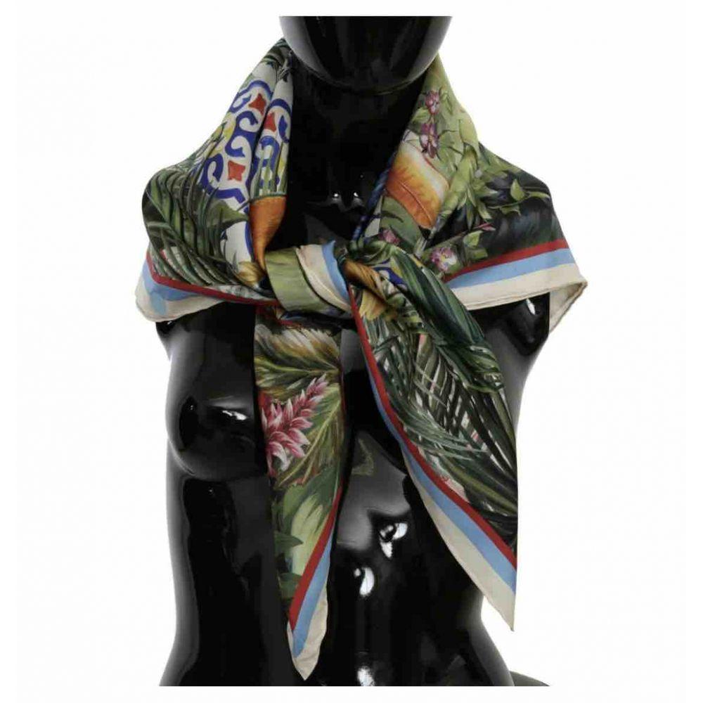 Dolce & Gabbana Animal Print Silk Scarf in Multicolour

Gorgeous brand new with tags, 100% Authentic Dolce & Gabbana Scarf .
Gender: Women
Color: Multicolor Animal Print
Material: 100% Silk
Logo details
Made in Italy
Size: 90cm x 90cm
This item has