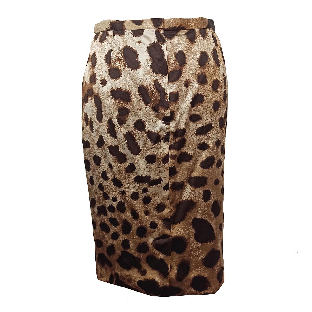 Stunning Dolce & Gabbana printed skirt
Silk (93%) Elastan (7%)
Animalier fancy
Total length cm 59 (23,22 inches)
Waist cm 35 (13,77 inches)
Worldwide express shipping included in the price !