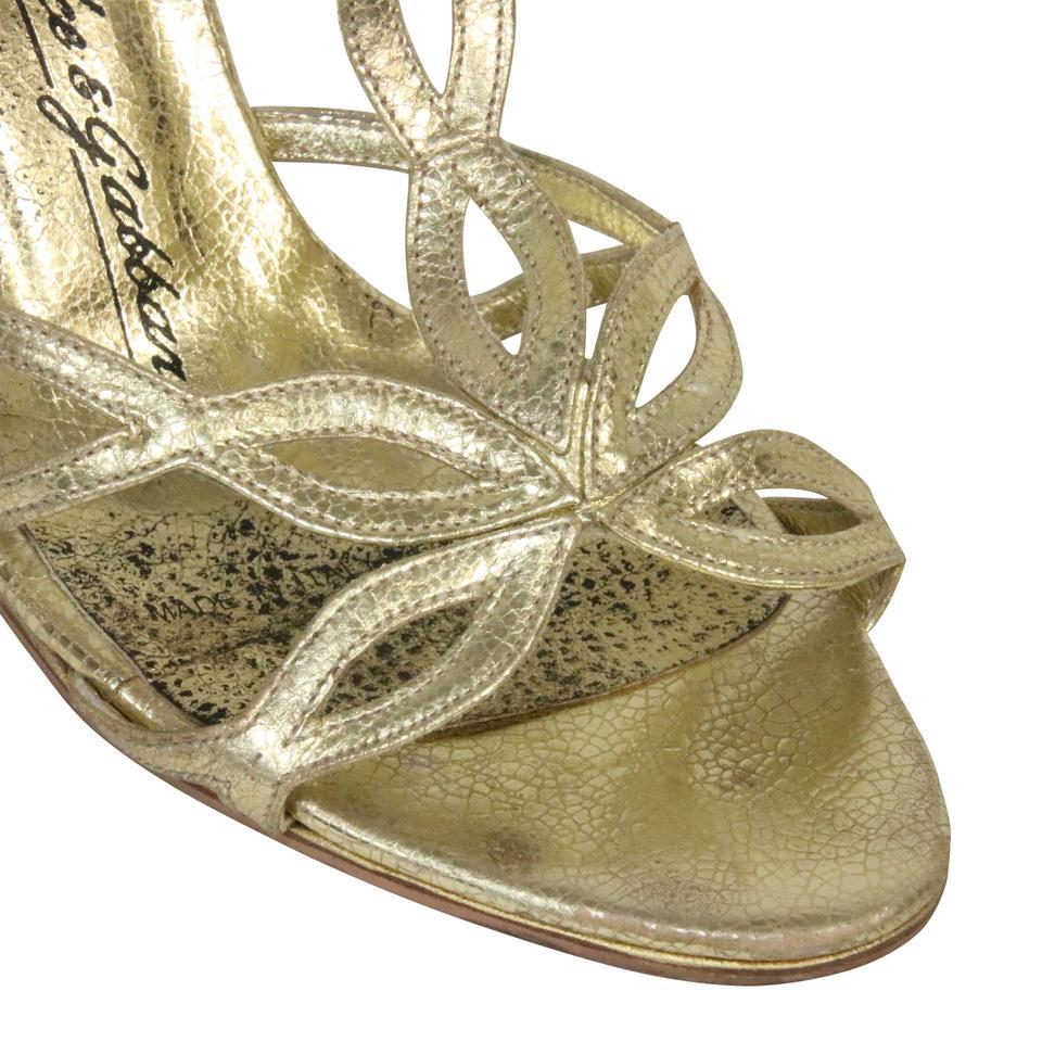 Dolce & Gabbana Ankle Strap High Heels Metallic 6 36 Gold Pumps DG-S0917P-0140 In Good Condition For Sale In Downey, CA