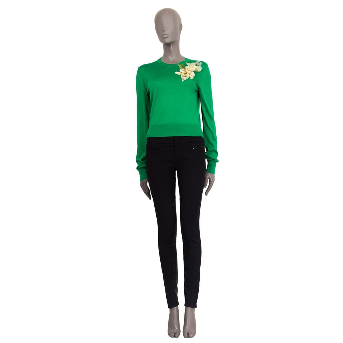 100% authentic Dolce & Gabbana crewneck sweater in apple green silk (100%) - content tag has been removed - with sequin embellished flower appliquee. Has been worn and is in excellent condition.

Measurements
Tag Size	42
Size	M
Shoulder Width	40cm