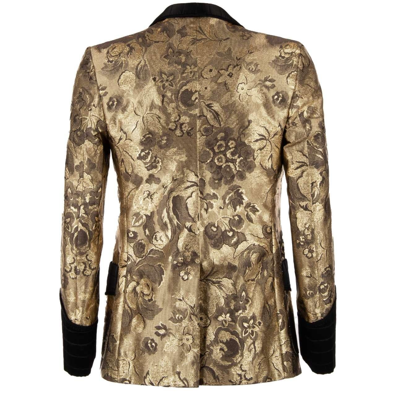 - Floral Baroque Style lurex tuxedo / blazer in gold and black with rope fastening and contrast black quilted shawl lapel, cuffs and pockets by DOLCE & GABBANA - Former RRP: EUR 2.550 - Made In Italy - New with Tag - Slim Fit - Model: