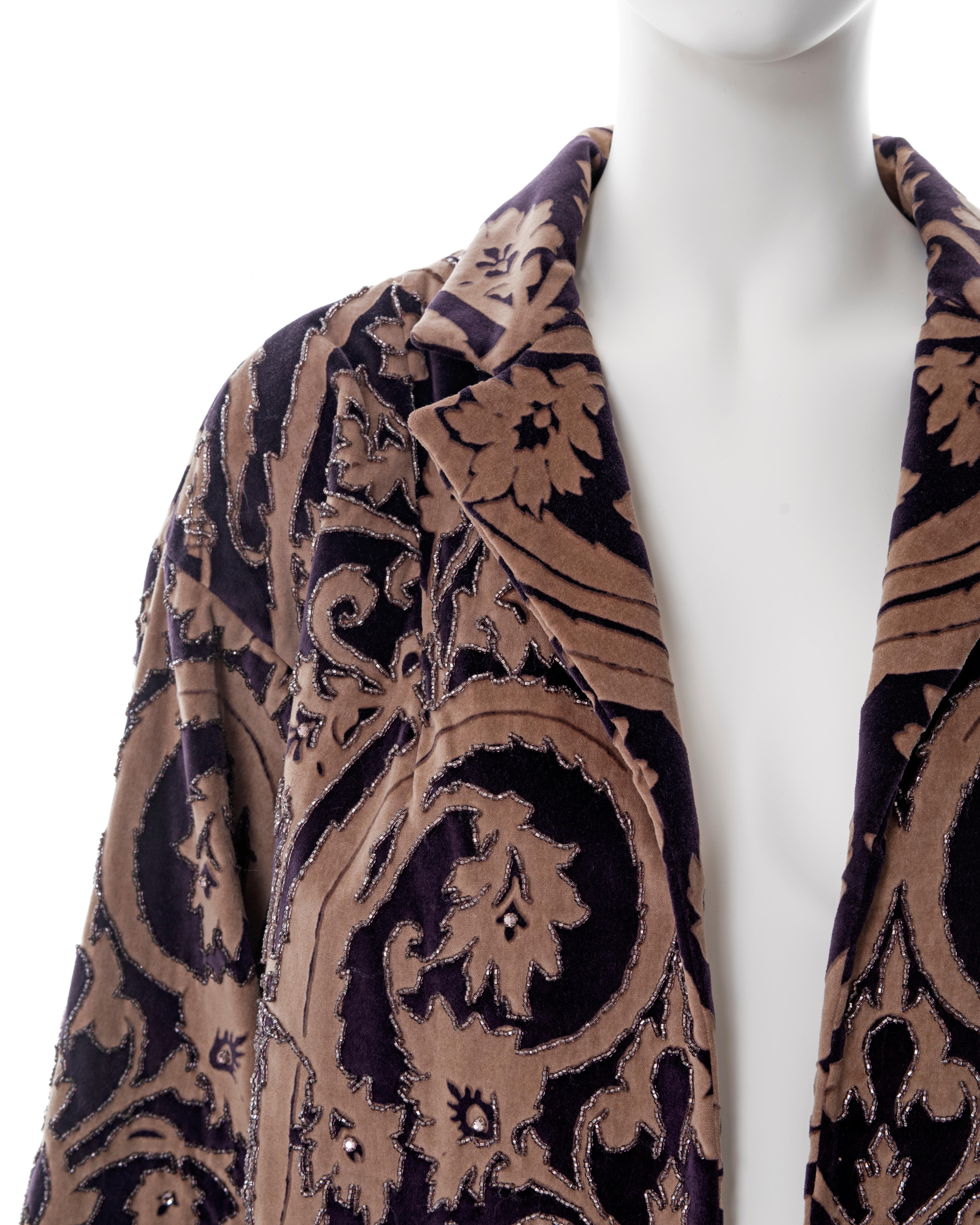 Dolce & Gabbana beaded mauve velvet brocade evening coat, fw 1998 In Excellent Condition For Sale In London, GB