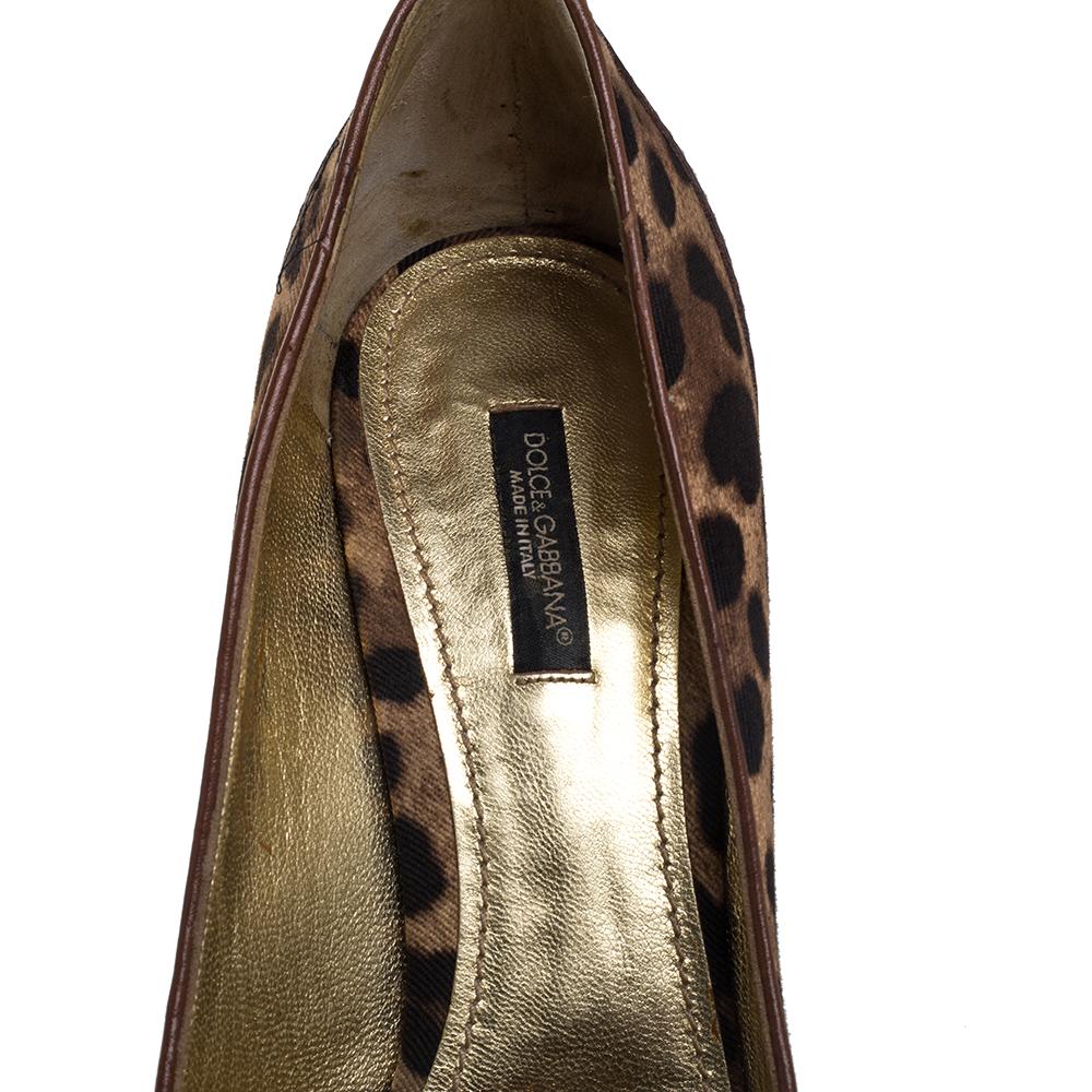 Dolce & Gabbana Beige Animal Print Canvas And Leather Pumps Size 39.5 In Good Condition For Sale In Dubai, Al Qouz 2
