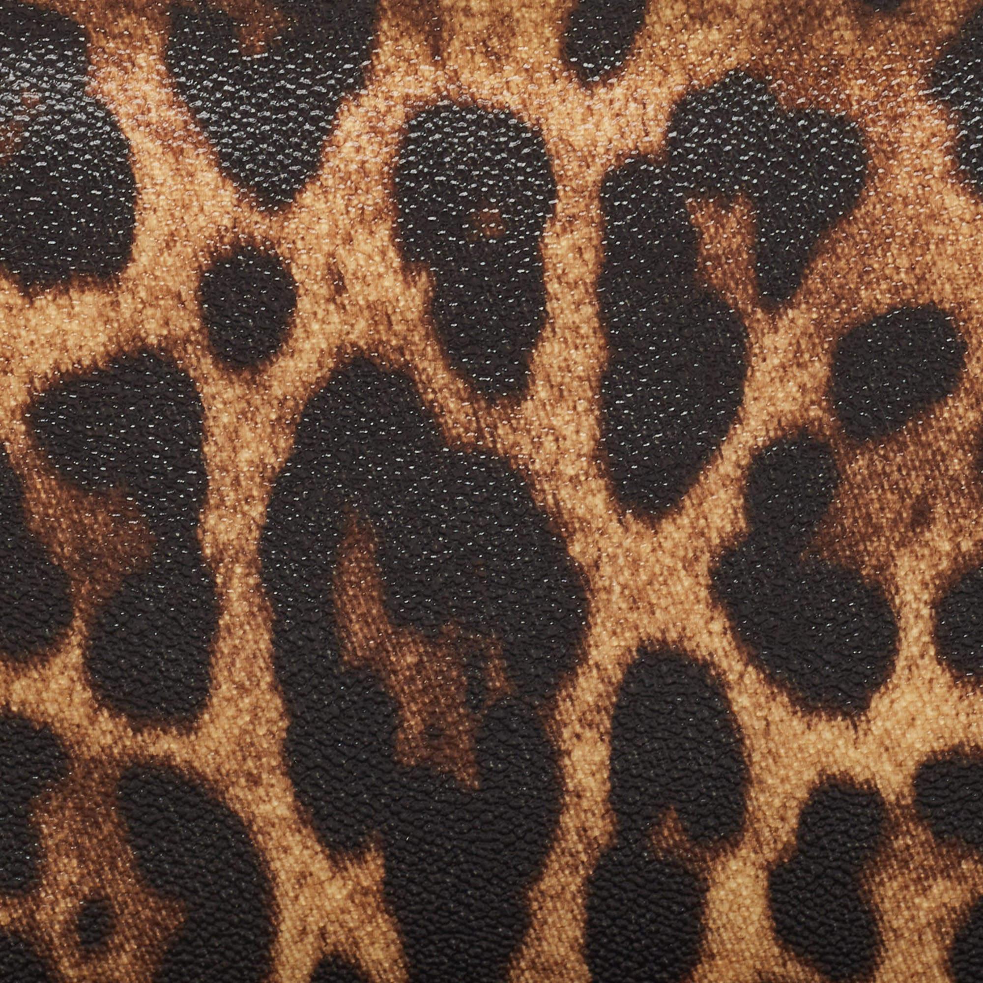 Dolce & Gabbana Beige/Black Leopard Print Coated Canvas DG Vanity Case For Sale 2