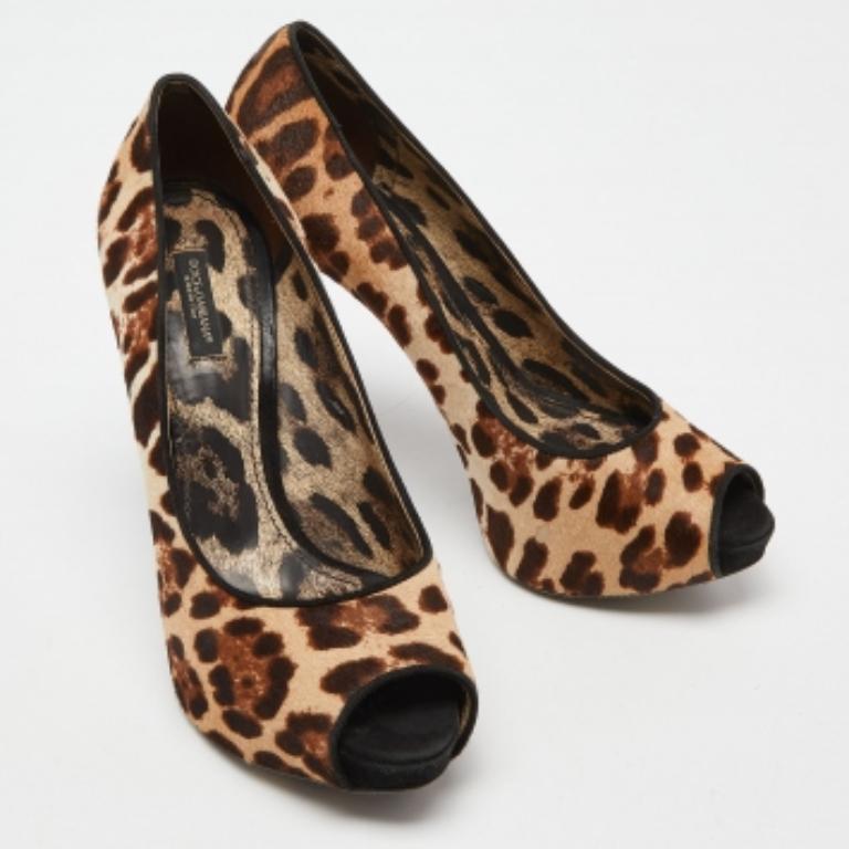 Bombas Dolce & Gabbana beige/marrón con estampado de leopardo en piel de becerro tamaño 39 en venta 1