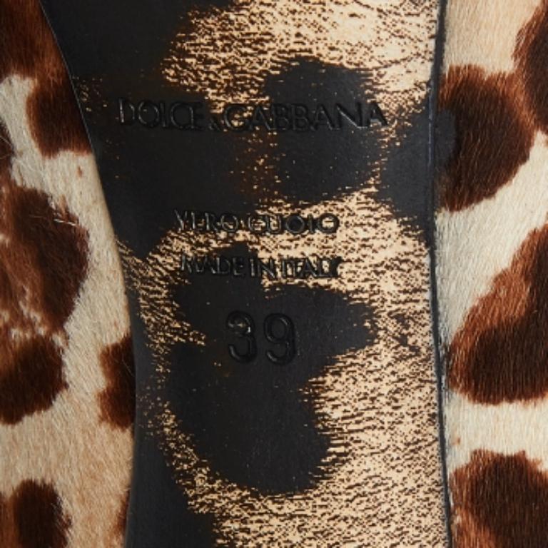 Bombas Dolce & Gabbana beige/marrón con estampado de leopardo en piel de becerro tamaño 39 en venta 4