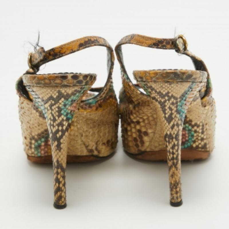 Dolce & Gabbana Beige/Braun Python Leder Slingback Pumps Größe 35.5 im Angebot 3