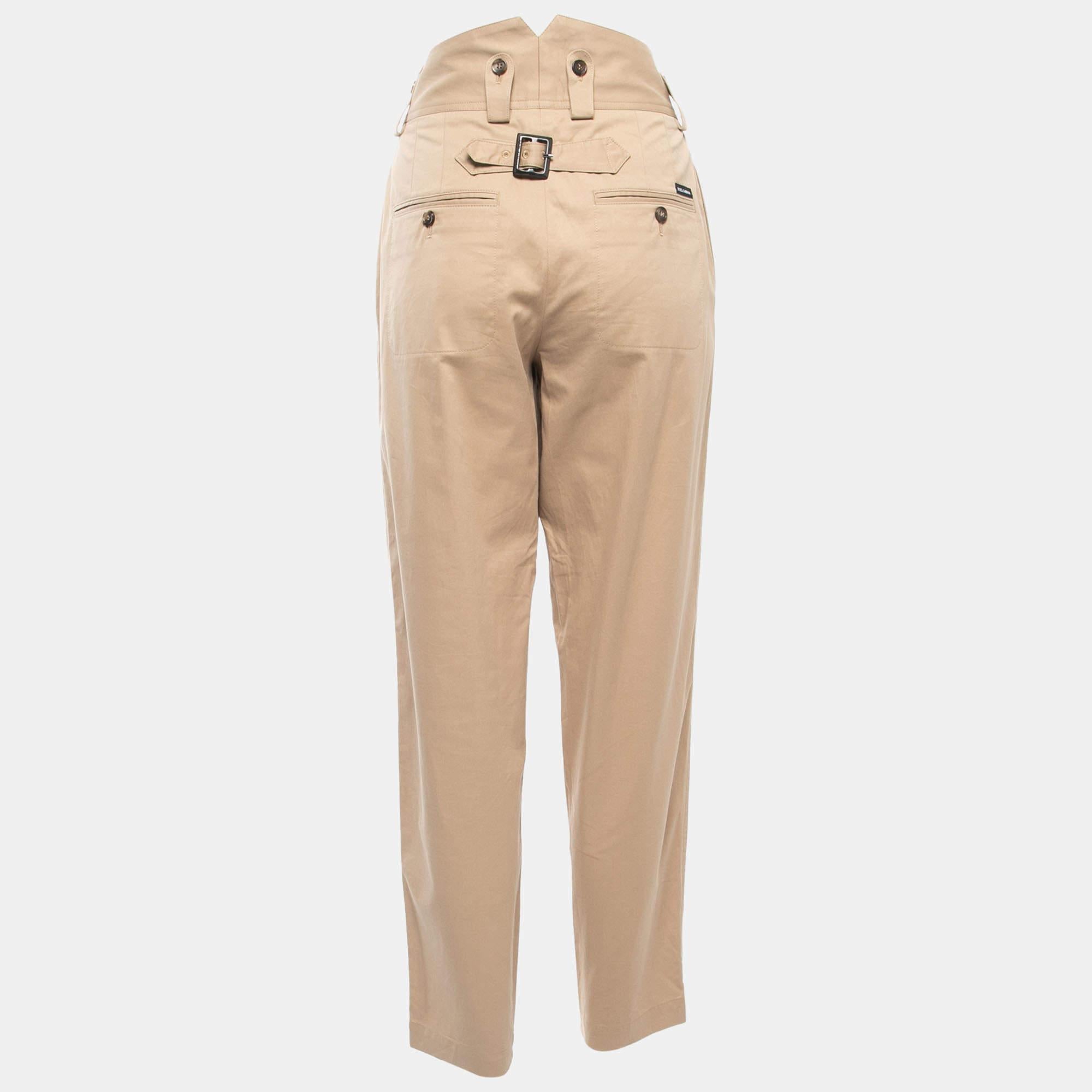 Experience the charm of designer clothing with this pair of pants by Dolce & Gabbana. Team it up with a tailored blouse or a simple top and chic shoes.

