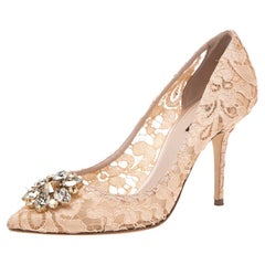 Dolce & Gabbana - Escarpins Bellucci en dentelle beige ornés de cristaux, taille 41