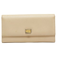 Dolce & Gabbana Beige Leder Dauphine Flap Continental Brieftasche mit Klappe