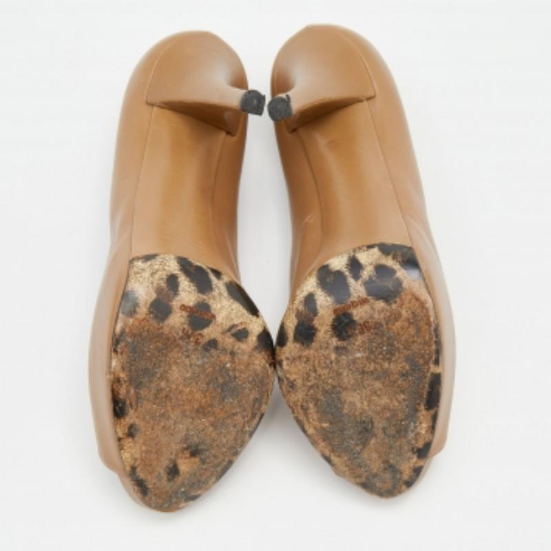 Dolce & Gabbana Beige  Bombas de plataforma con puntera abierta de piel talla 38.5 en venta 2