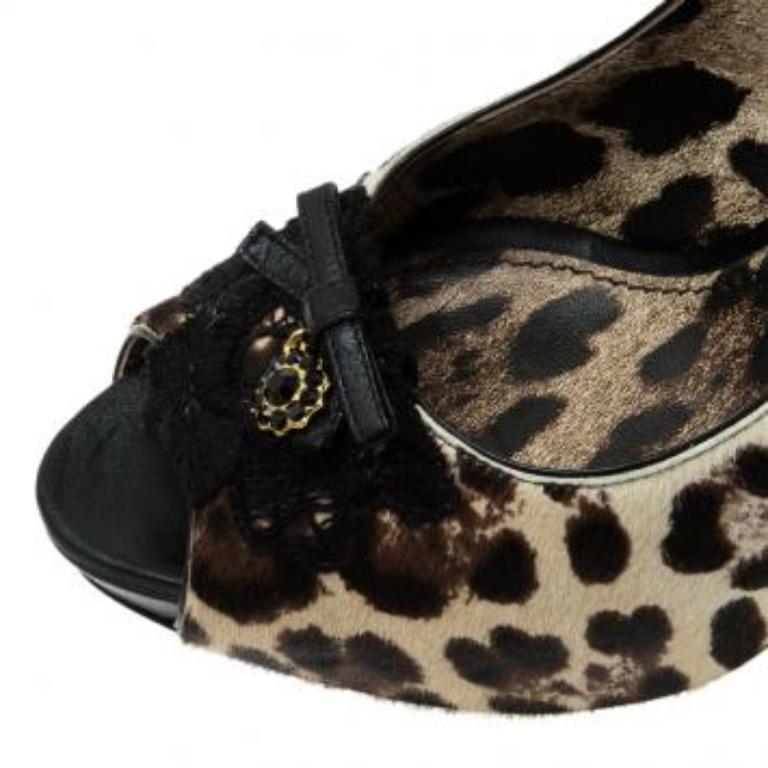 Escarpins Dolce & Gabbana beige imprimé léopard avec nœud papillon, taille 40 en vente 1
