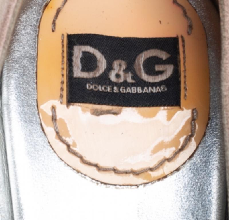 Dolce & Gabbana Beige/Pink Suede And Patent Leather Bow Pumps Size 39.5 For Sale 2
