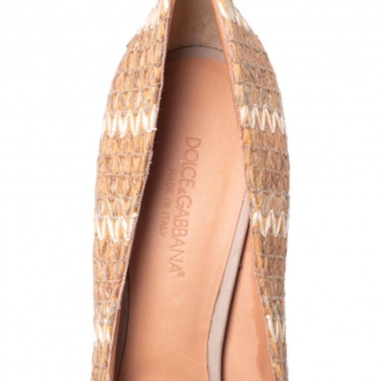 Dolce & Gabbana Beige Raffia And Fabric Flower Pumps Size 39 In Good Condition In Dubai, Al Qouz 2