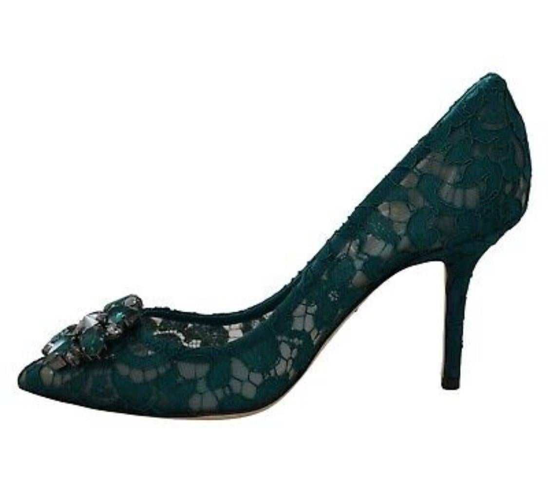 green lace shoes