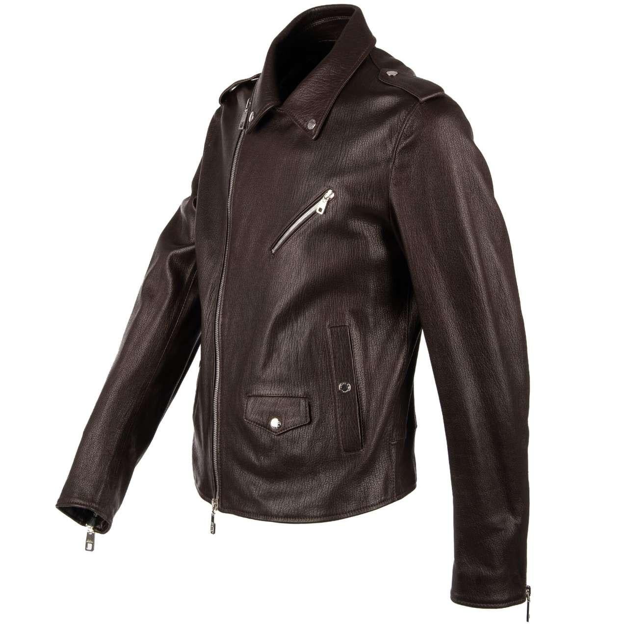 - Biker style nappa lamb leather jacket with many pockets and Logo by DOLCE & GABBANA - New with tag - Former RRP: EUR 2.950 - MADE IN ITALY - Slim Fit - Model: G9LO6L-HULAZ-M1213 - Material: 100% Lambskin - Lining: 85% Silk, 15% Lambskin - Color: